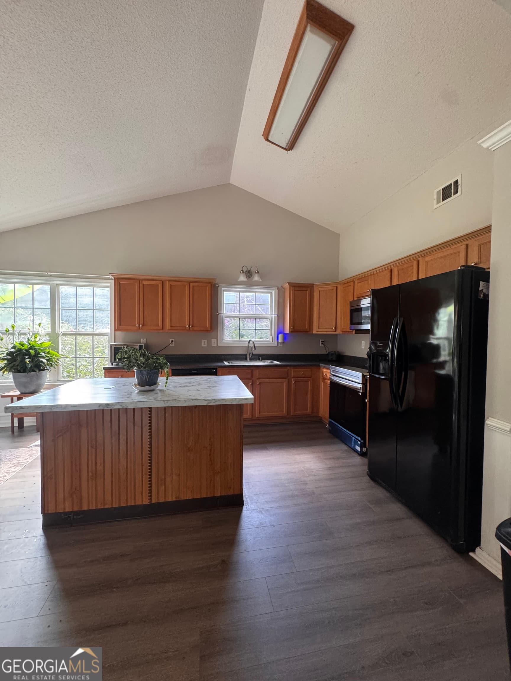 4 bedroom, 3 bathroom, 1,826 sq ft single family residence for sale at 30 Oakbrook Lane, Covington, GA 30016 — photo 7