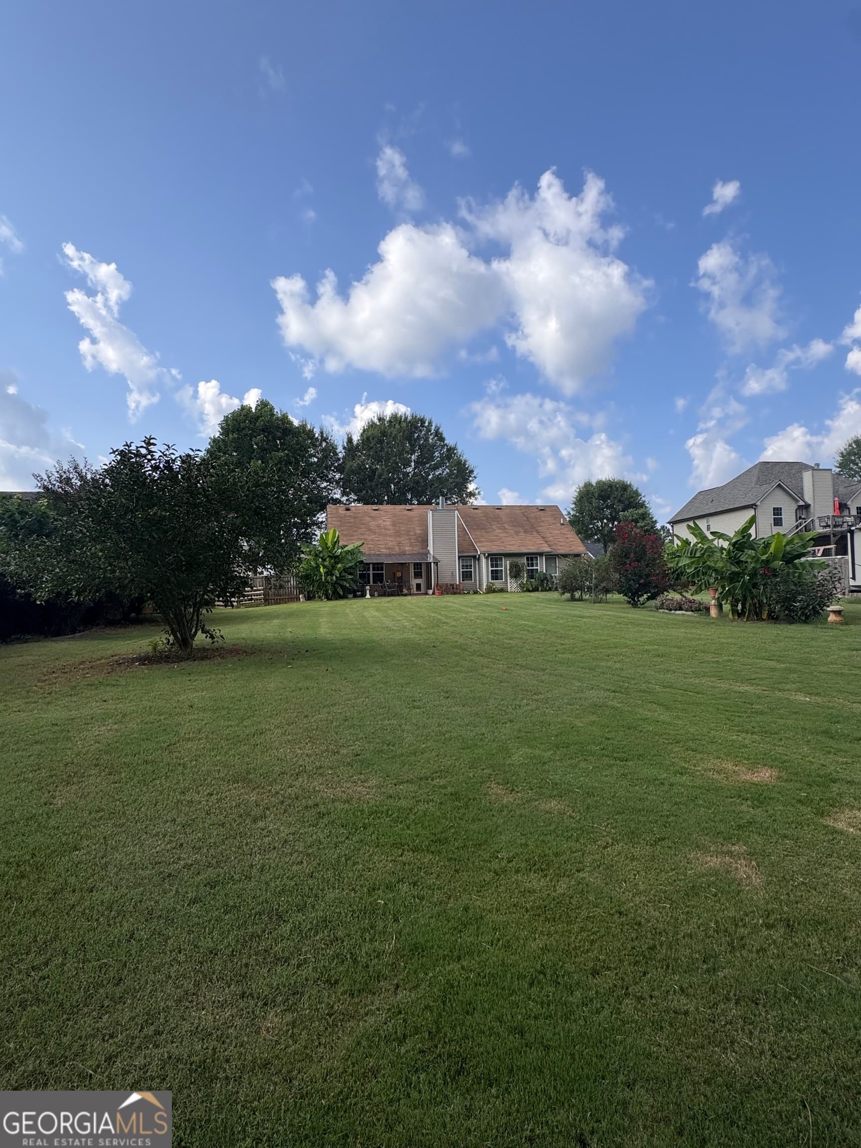 4 bedroom, 3 bathroom, 1,826 sq ft single family residence for sale at 30 Oakbrook Lane, Covington, GA 30016 — photo 5