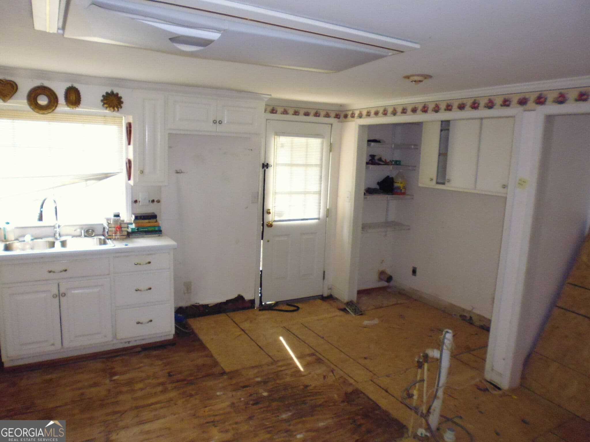 4 bedroom, 3 bathroom, 1,820 sq ft single family residence for sale at 1217 Vaughn Road, Griffin, GA 30223 — photo 9