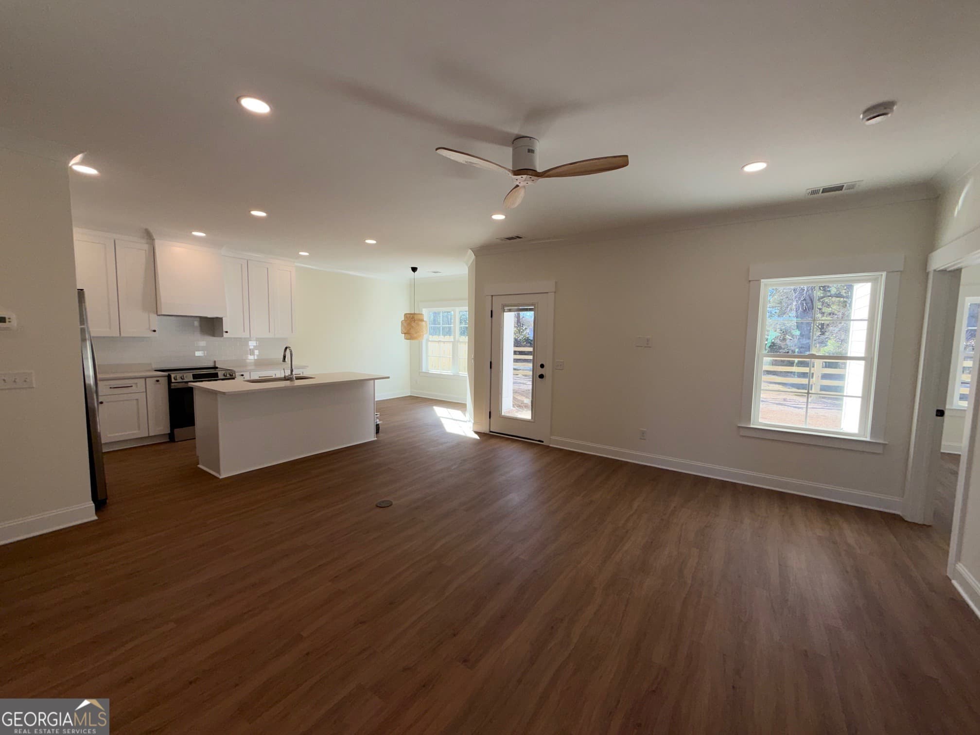 2 bedroom, 2.5 bathroom, 1,228 sq ft duplex for rent at 101 Longpoint Drive A, Statesboro, GA 30458 for $2,150 a month — photo 4