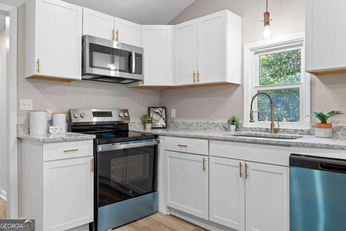 3 bedroom, 2 bathroom, 1,034 sq ft single family residence for sale at 118 Perry Street, Monroe, GA 30655 — photo 7
