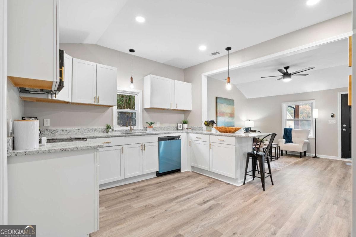 3 bedroom, 2 bathroom, 1,034 sq ft single family residence for sale at 118 Perry Street, Monroe, GA 30655 — photo 5