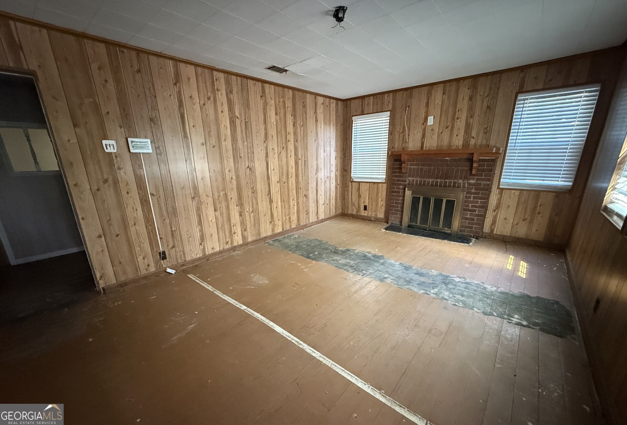 4 bedroom, 2 bathroom, 1,752 sq ft single family residence for sale at 401 E Howard Street, Wrens, GA 30833 — photo 2