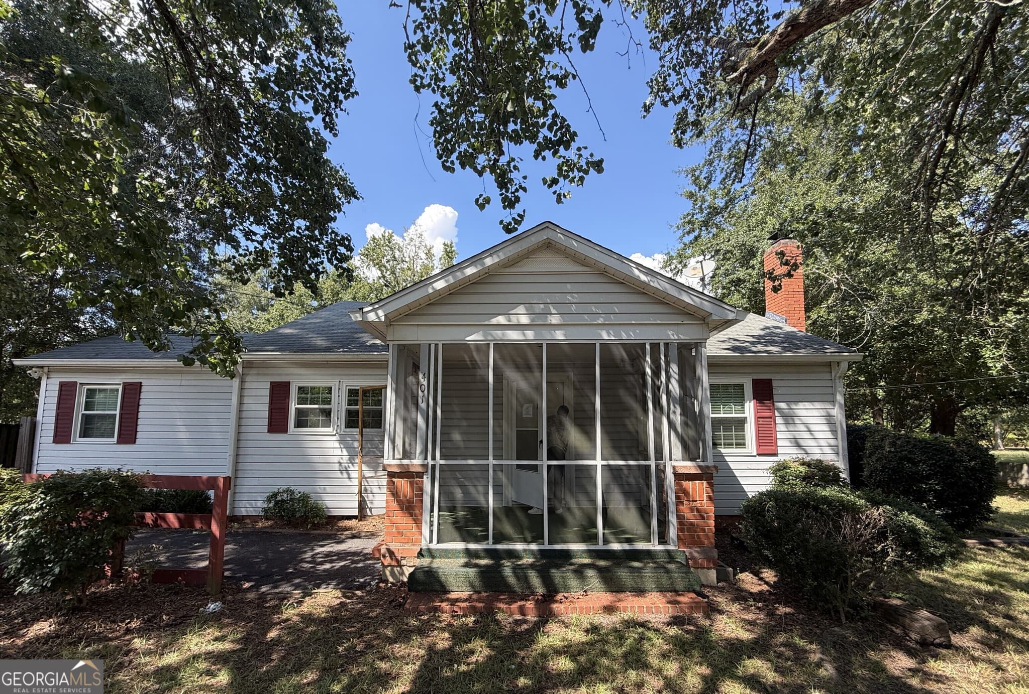 4 bedroom, 2 bathroom, 1,752 sq ft single family residence for sale at 401 E Howard Street, Wrens, GA 30833