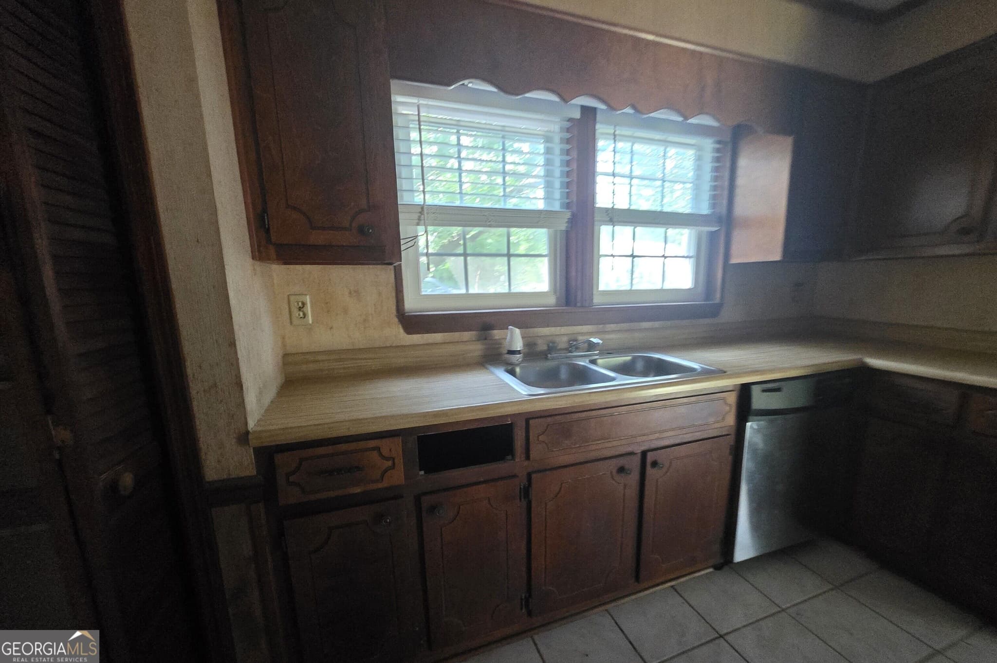4 bedroom, 2 bathroom, 1,752 sq ft single family residence for sale at 401 E Howard Street, Wrens, GA 30833 — photo 4