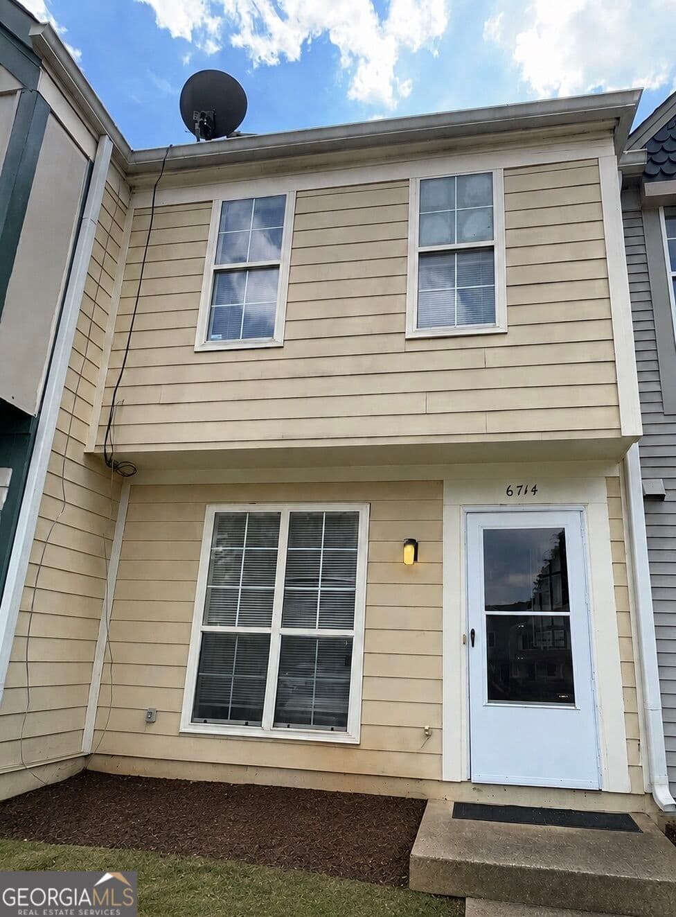 2 bedroom, 2 bathroom, 1,036 sq ft townhouse for rent at 6714 Colchester Place, Norcross, GA 30093 for $1,495 a month — photo 2
