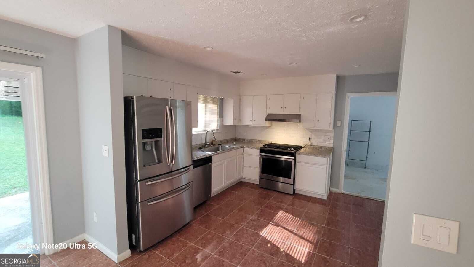 3 bedroom, 2 bathroom, 1,470 sq ft single family residence for rent at 8167 Englewood Trail, Riverdale, GA 30274 for $1,700 a month — photo 6