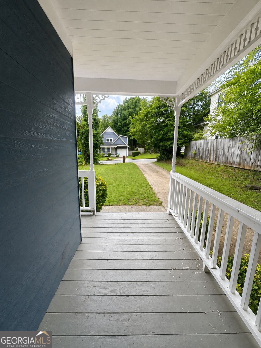 4 bedroom, 4 bathroom, 2,200 sq ft single family residence for sale at 985 Oak Street, Atlanta, GA 30310 — photo 2