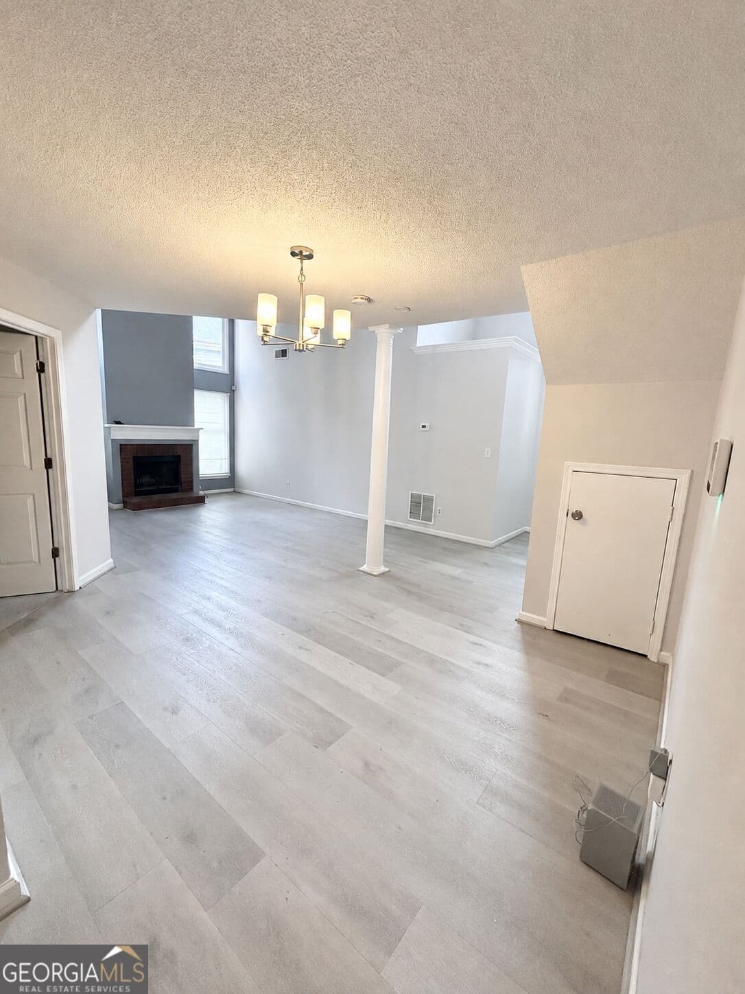 4 bedroom, 4 bathroom, 2,200 sq ft single family residence for sale at 985 Oak Street, Atlanta, GA 30310 — photo 5