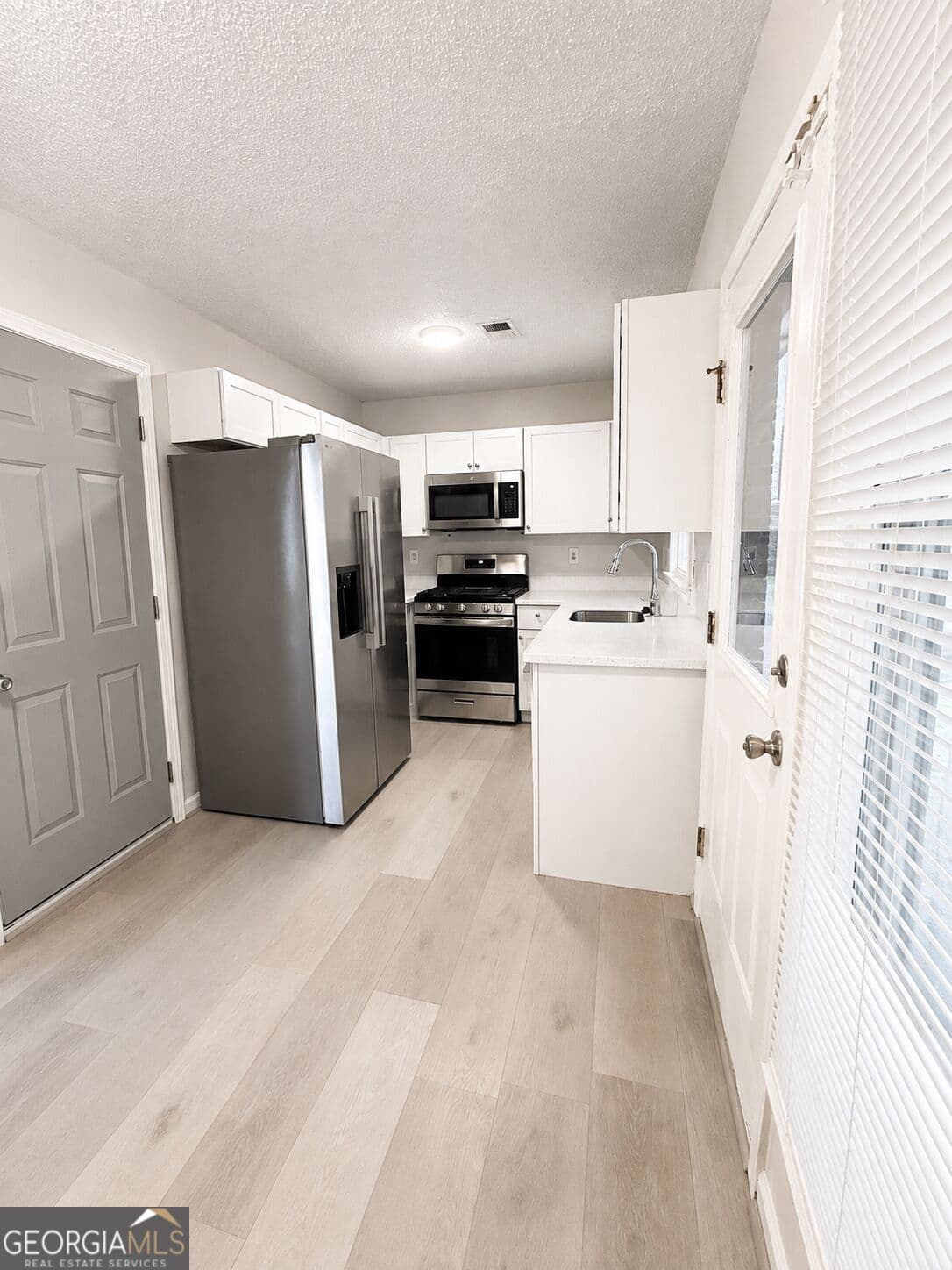4 bedroom, 4 bathroom, 2,200 sq ft single family residence for sale at 985 Oak Street, Atlanta, GA 30310 — photo 10