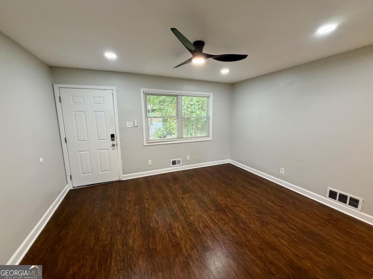 2 bedroom, 1 bathroom, 1,274 sq ft duplex for rent at 1403 Pine Avenue, Atlanta, GA 30344 for $1,750 a month — photo 2