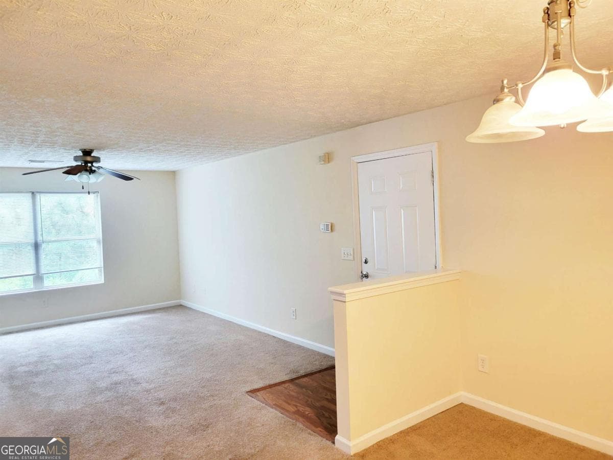 3 bedroom, 2 bathroom, 1,232 sq ft condominium for sale at 3303 Fairington Club Drive 3303, Lithonia, GA 30038 — photo 6