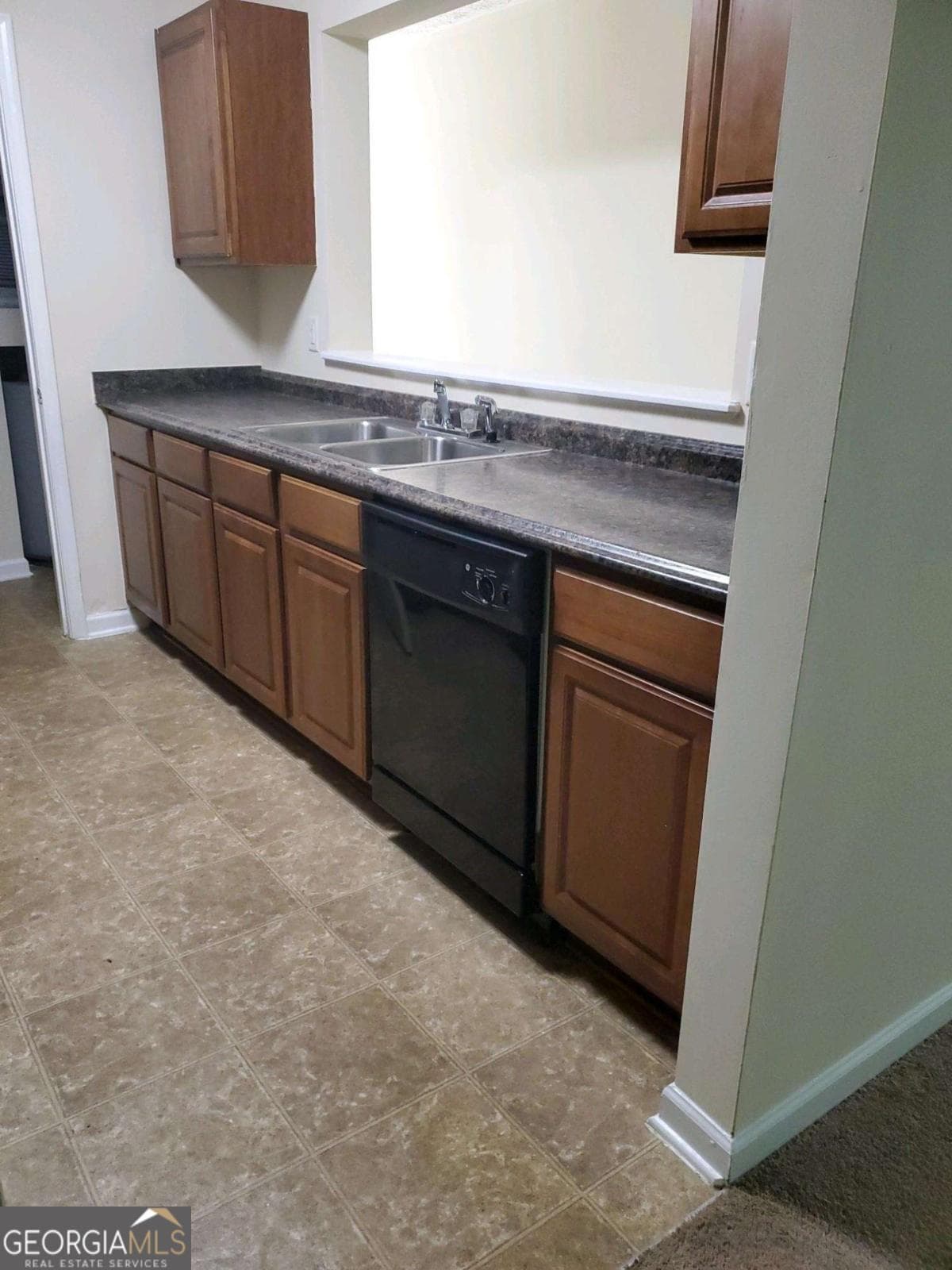 3 bedroom, 2 bathroom, 1,232 sq ft condominium for sale at 3303 Fairington Club Drive 3303, Lithonia, GA 30038 — photo 9