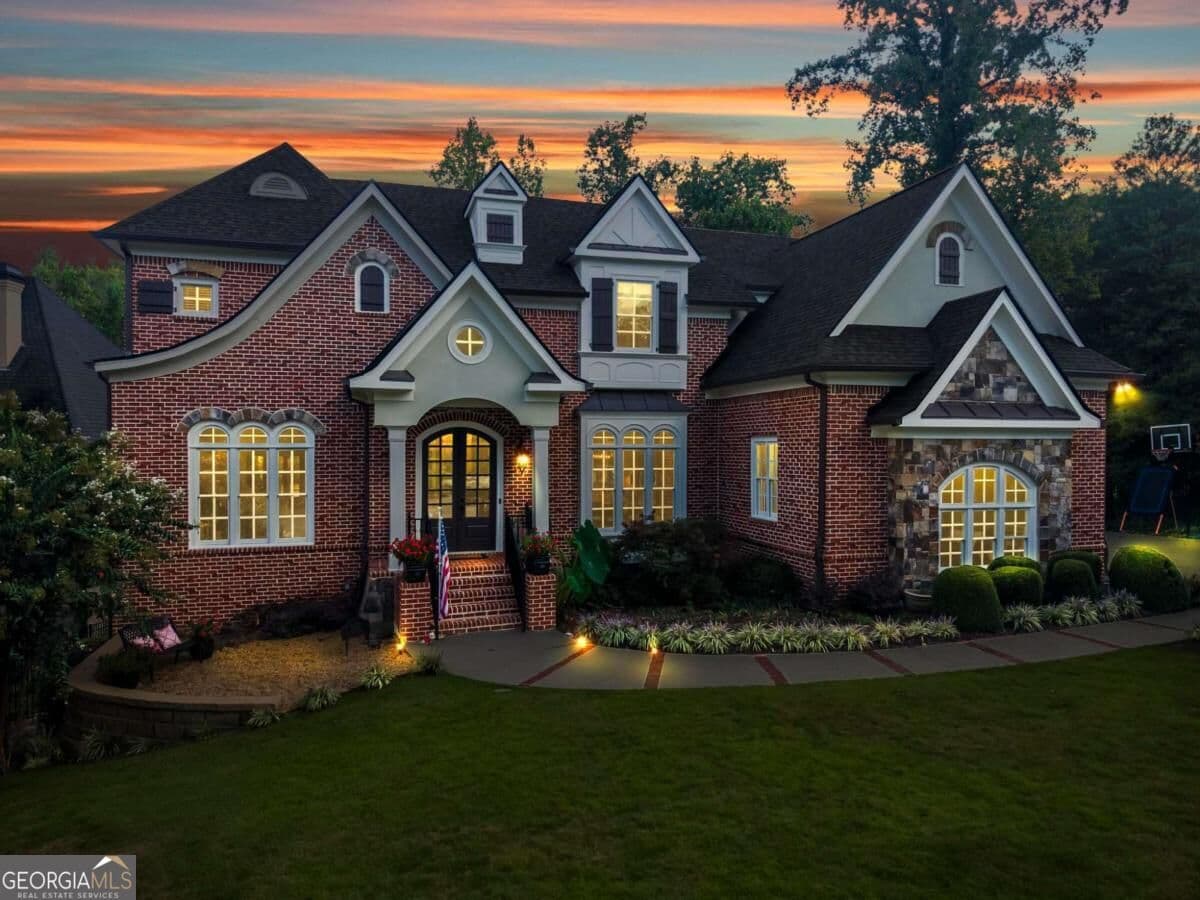 6 bedroom, 6 bathroom, 6,889 sq ft single family residence for sale at 1435 Lanier Court, Atlanta, GA 30319 — photo 3