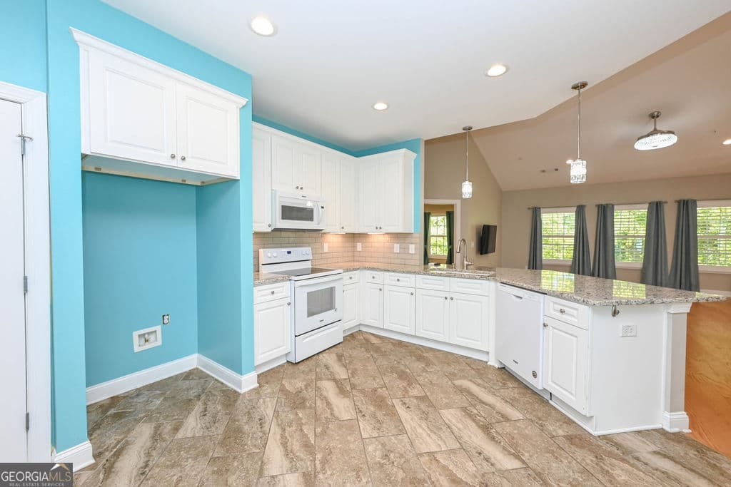 2 bedroom, 2 bathroom, 1,647 sq ft condominium for sale at 3504 Commonwealth Circle, Newnan, GA 30263 — photo 9