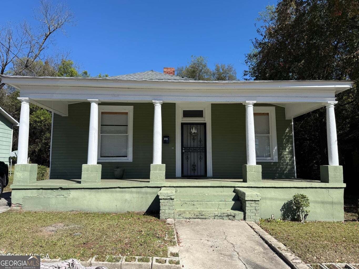 3 bedroom, 1 bathroom, 1,200 sq ft single family residence for sale at 727 E Williams Street, Macon, GA 31207 — photo 1 of 8
