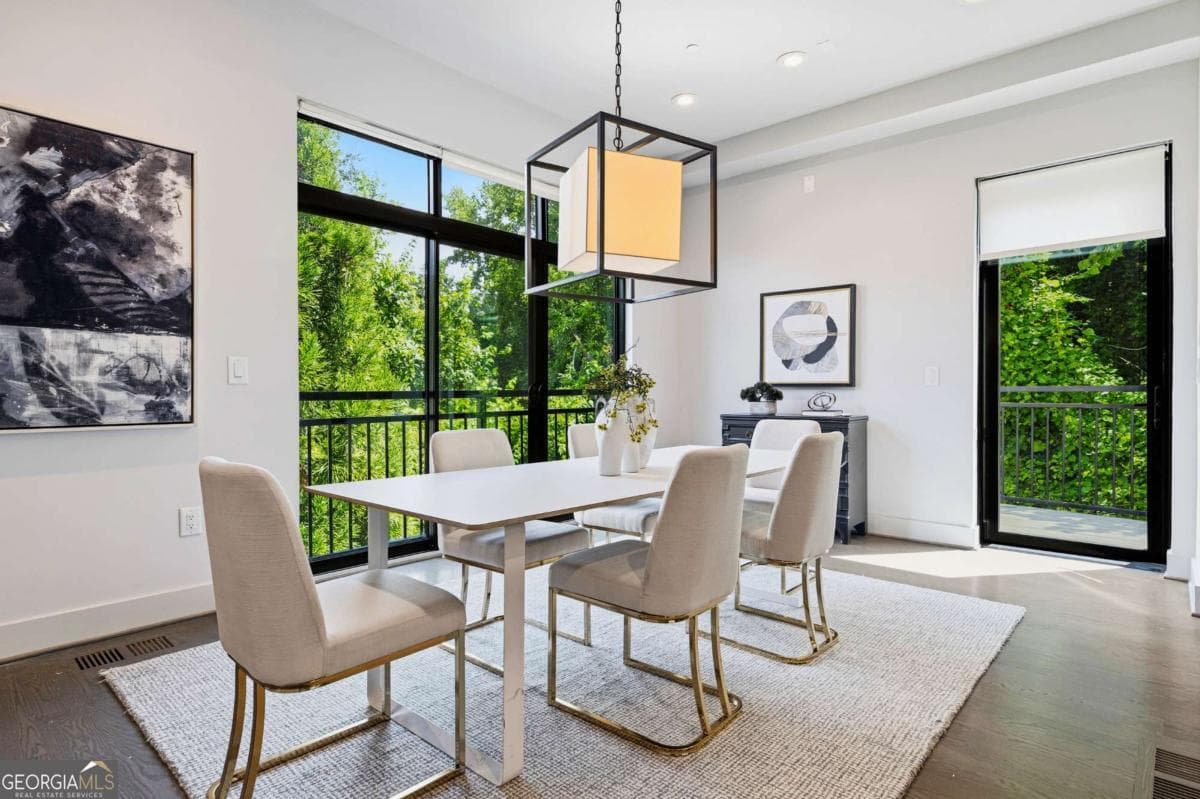 4 bedroom, 4.5 bathroom, 3,210 sq ft townhouse for sale at 914 Lenox Boulevard, Atlanta, GA 30324 — photo 10