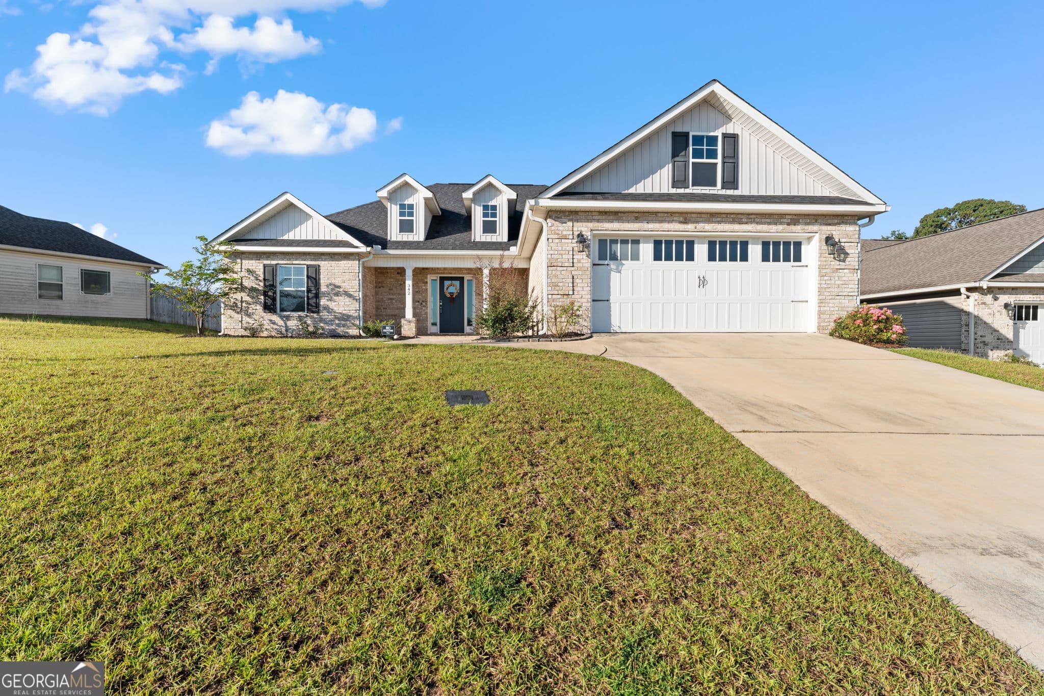4 bedroom, 2 bathroom, 1,939 sq ft single family residence for sale at 342 Creek Ridge Drive, Warner Robins, GA 31088