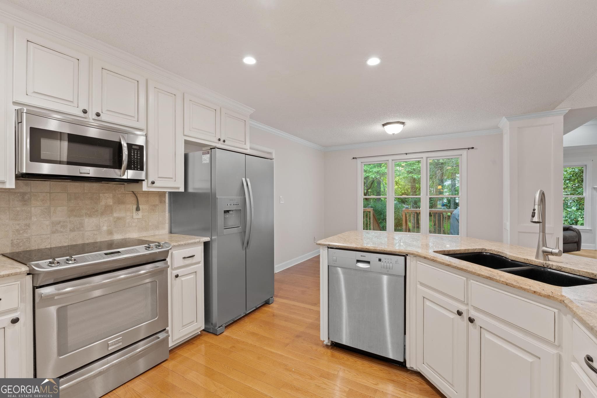 3 bedroom, 2.5 bathroom, 2,494 sq ft single family residence for sale at 285 Pendleton Trail, Tyrone, GA 30290 — photo 9