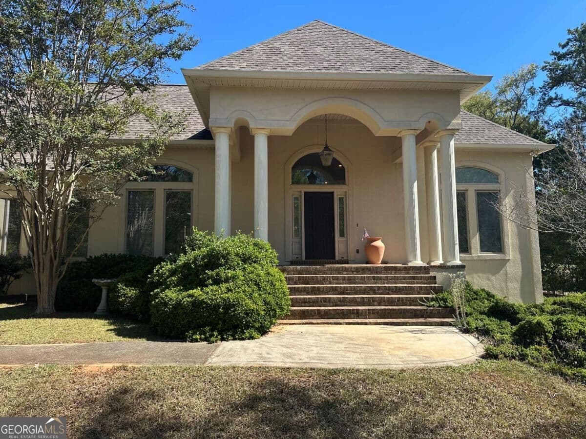 3 bedroom, 3 bathroom, 3,225 sq ft single family residence for sale at 108 Regina Drive, Milledgeville, GA 31061 — photo 1 of 50