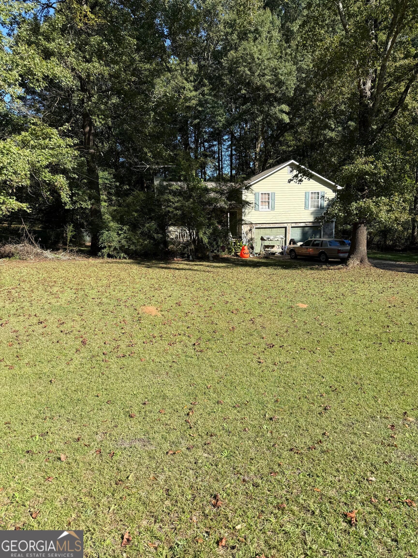 4 bedroom, 3 bathroom, 2,000 sq ft single family residence for sale at 110 Southern Court, Mcdonough, GA 30252