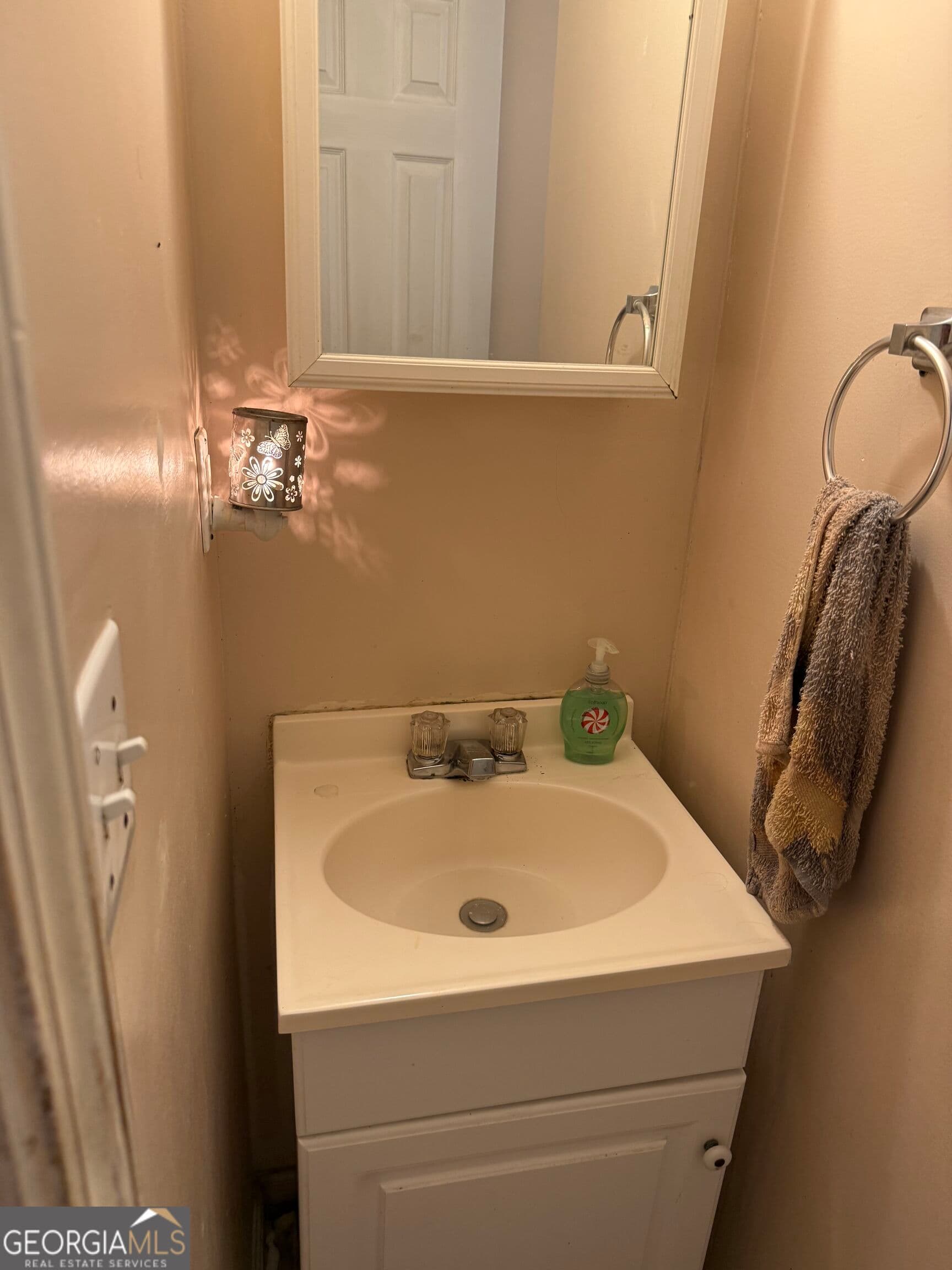 4 bedroom, 3 bathroom, 2,000 sq ft single family residence for sale at 110 Southern Court, Mcdonough, GA 30252 — photo 8