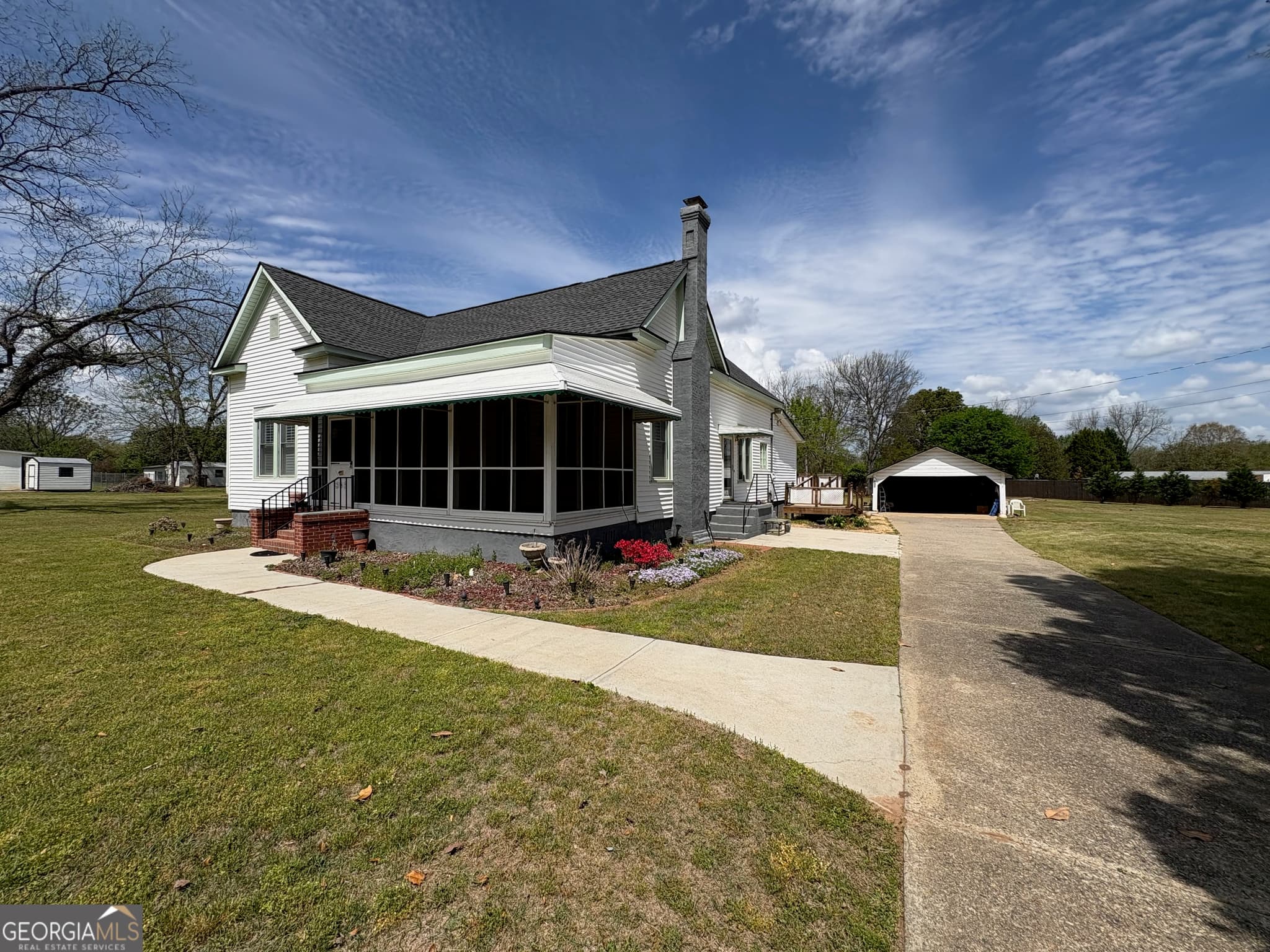 3 bedroom, 2 bathroom, 2,288 sq ft single family residence for sale at 205 White Road, Byron, GA 31008