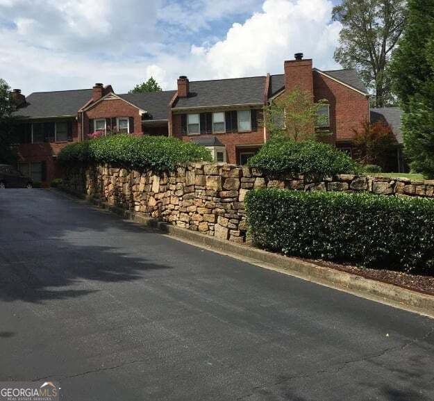 2 bedroom, 2.5 bathroom, 2,188 sq ft townhouse for rent at 871 Lenox Oaks Circle, Atlanta, GA 30324 for $2,650 a month — photo 1 of 20