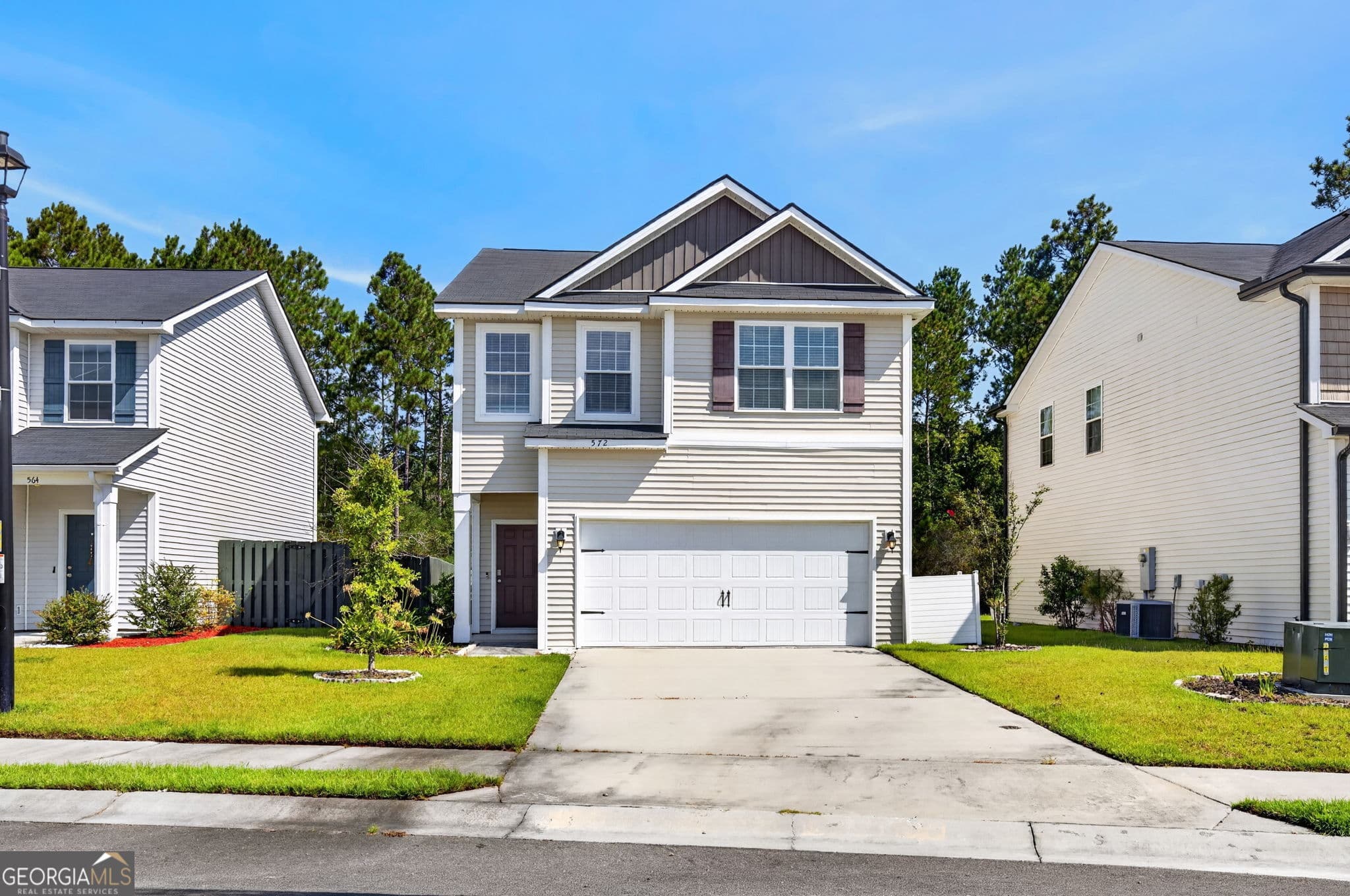 3 bedroom, 2.5 bathroom, 1,781 sq ft single family residence for sale at 572 Brightleaf Circle, Hinesville, GA 31313 — photo 2