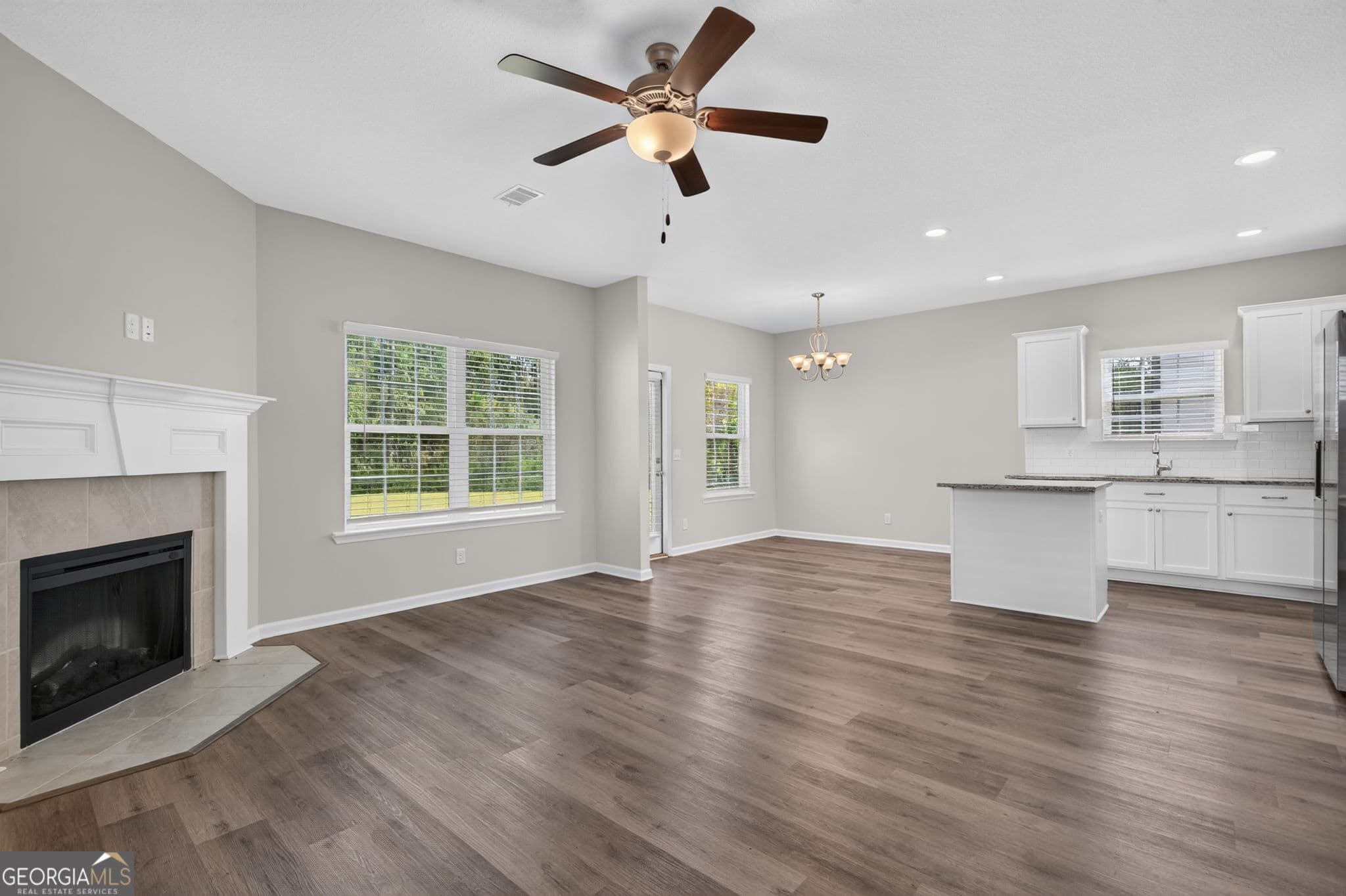 3 bedroom, 2.5 bathroom, 1,781 sq ft single family residence for sale at 572 Brightleaf Circle, Hinesville, GA 31313 — photo 10