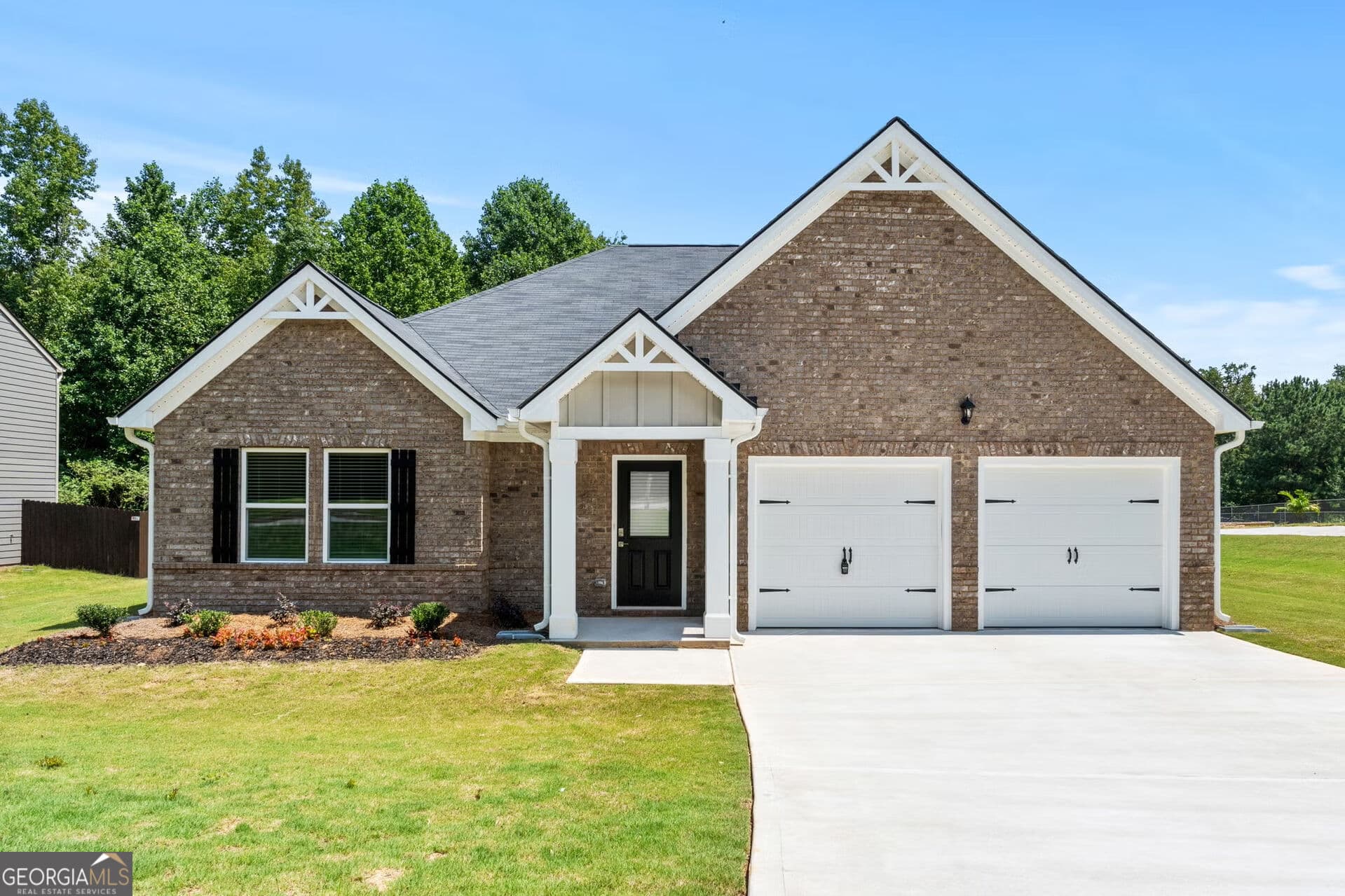 3 bedroom, 2 bathroom, 1,826 sq ft single family residence for sale at 407 Limerick Way, Hampton, GA 30228 — photo 1 of 23