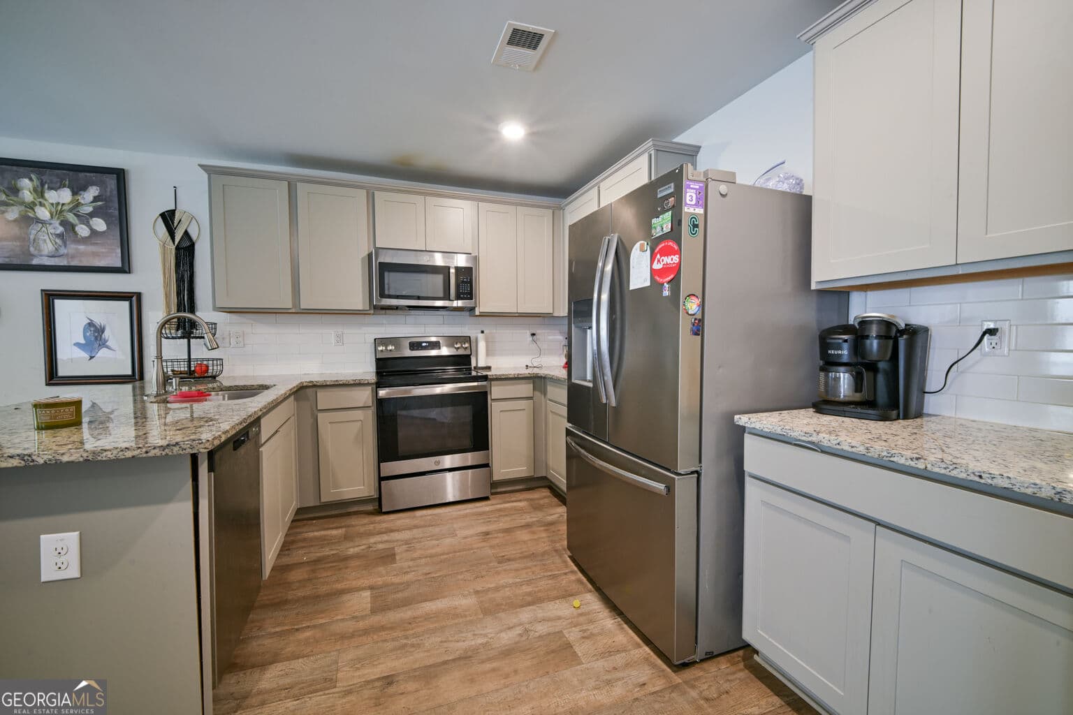 3 bedroom, 2 bathroom, 1,826 sq ft single family residence for sale at 407 Limerick Way, Hampton, GA 30228 — photo 9