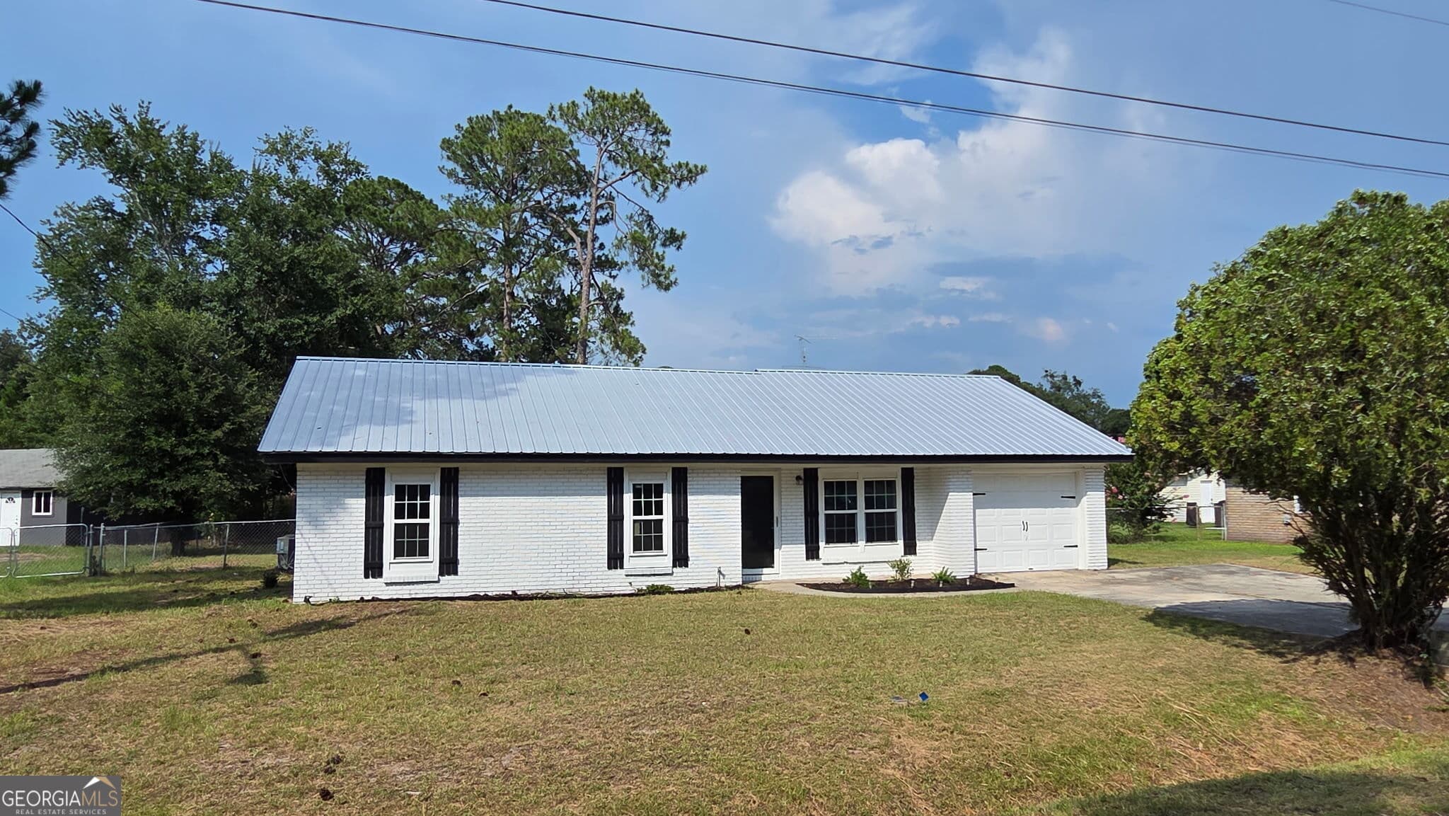 3 bedroom, 2 bathroom, 1,576 sq ft single family residence for sale at 656 Mahoney Road, Hinesville, GA 31313 — photo 2