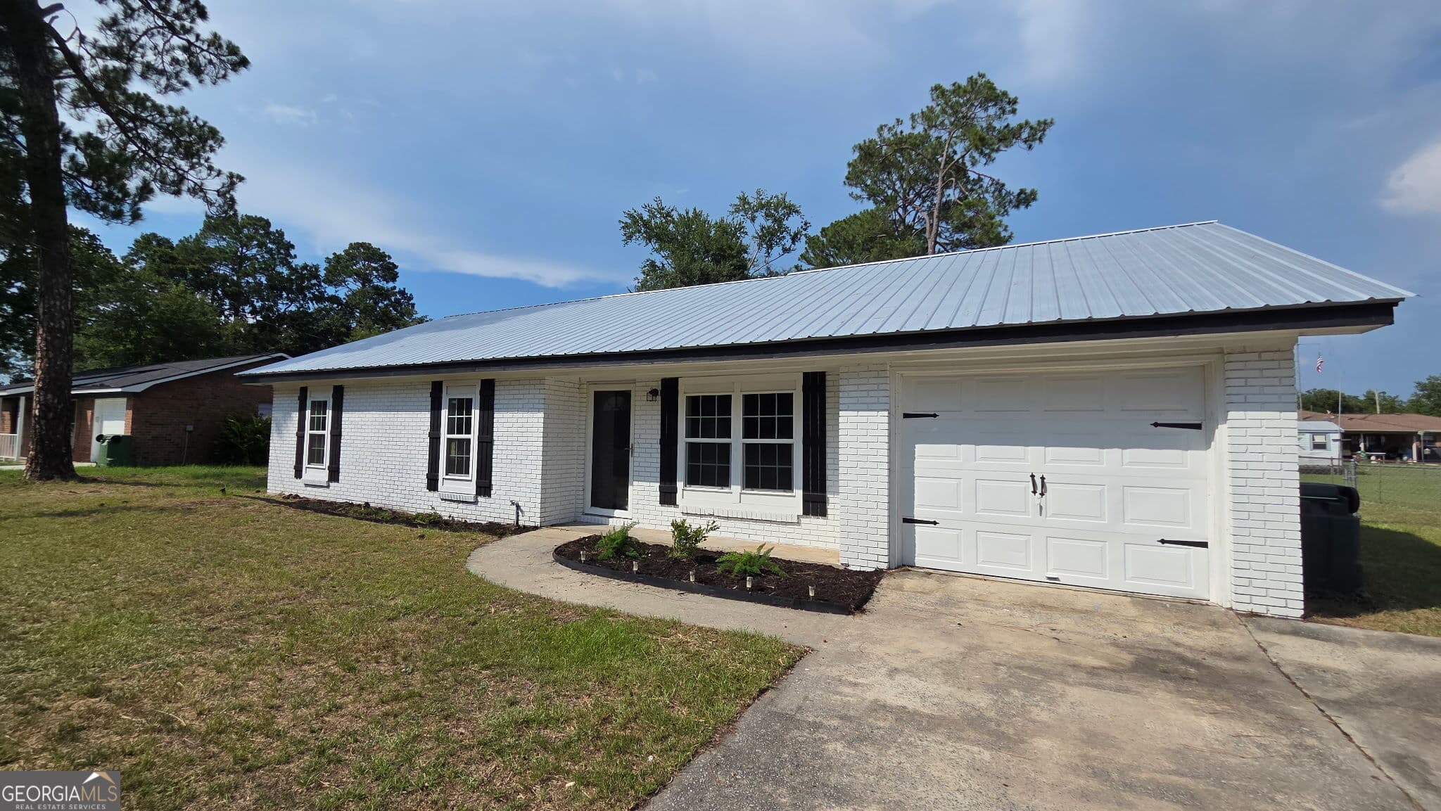 3 bedroom, 2 bathroom, 1,576 sq ft single family residence for sale at 656 Mahoney Road, Hinesville, GA 31313 — photo 4
