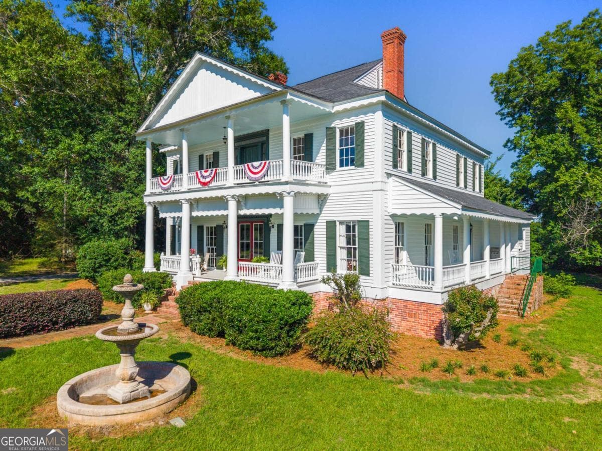 5 bedroom, 3 bathroom, 3,966 sq ft single family residence for sale at 8075 Lakeview Road, Statesboro, GA 30461 — photo 2