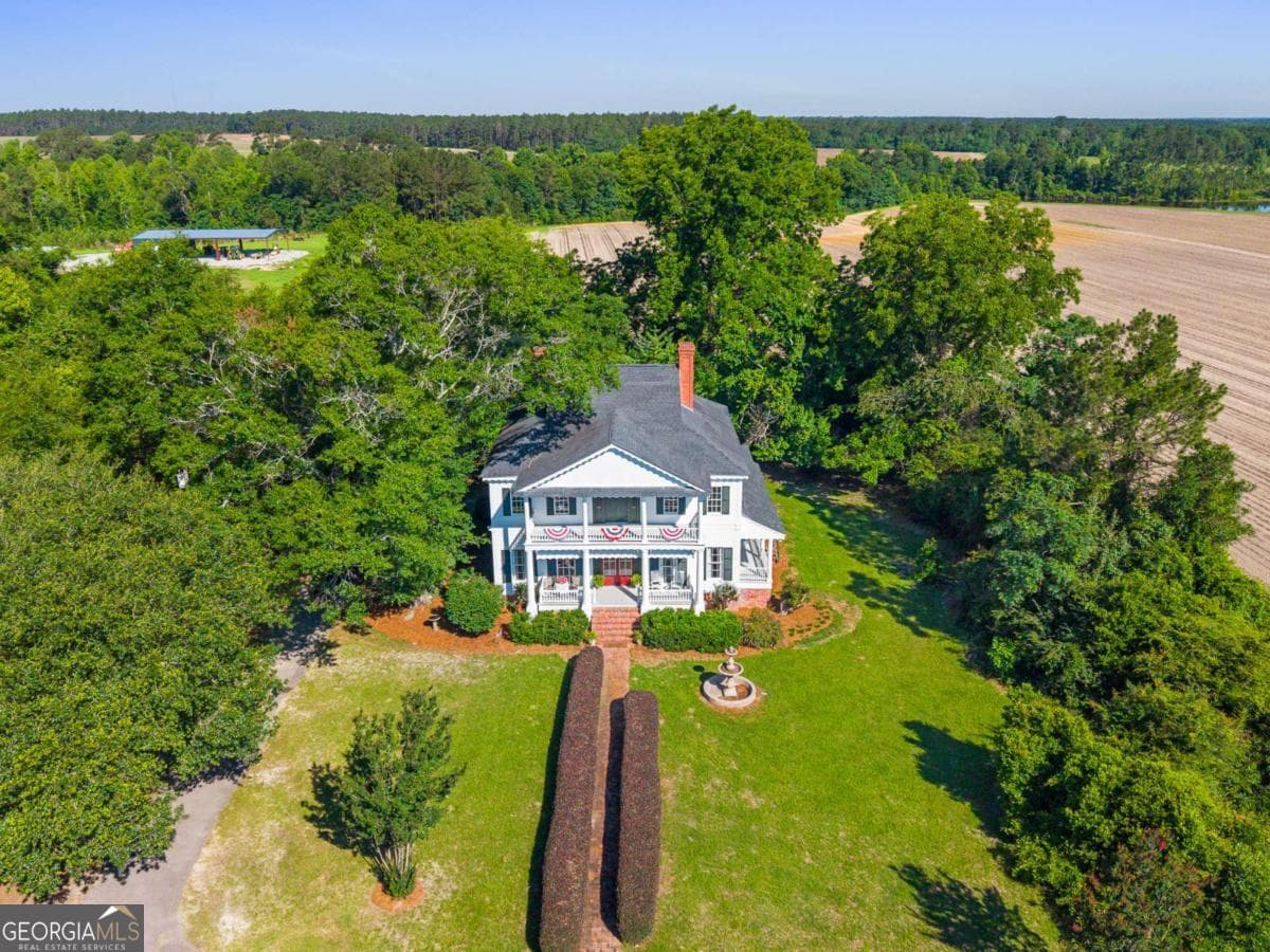5 bedroom, 3 bathroom, 3,966 sq ft single family residence for sale at 8075 Lakeview Road, Statesboro, GA 30461 — photo 6