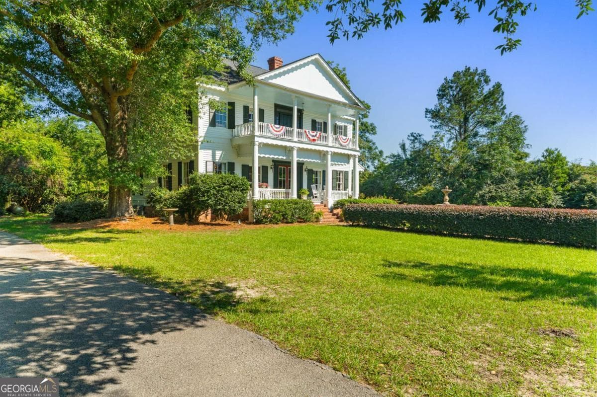 5 bedroom, 3 bathroom, 3,966 sq ft single family residence for sale at 8075 Lakeview Road, Statesboro, GA 30461 — photo 7