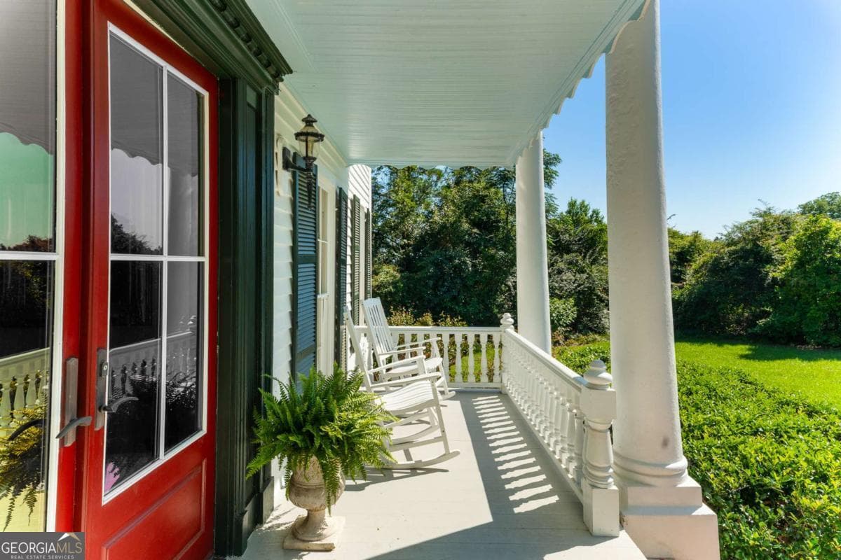 5 bedroom, 3 bathroom, 3,966 sq ft single family residence for sale at 8075 Lakeview Road, Statesboro, GA 30461 — photo 10