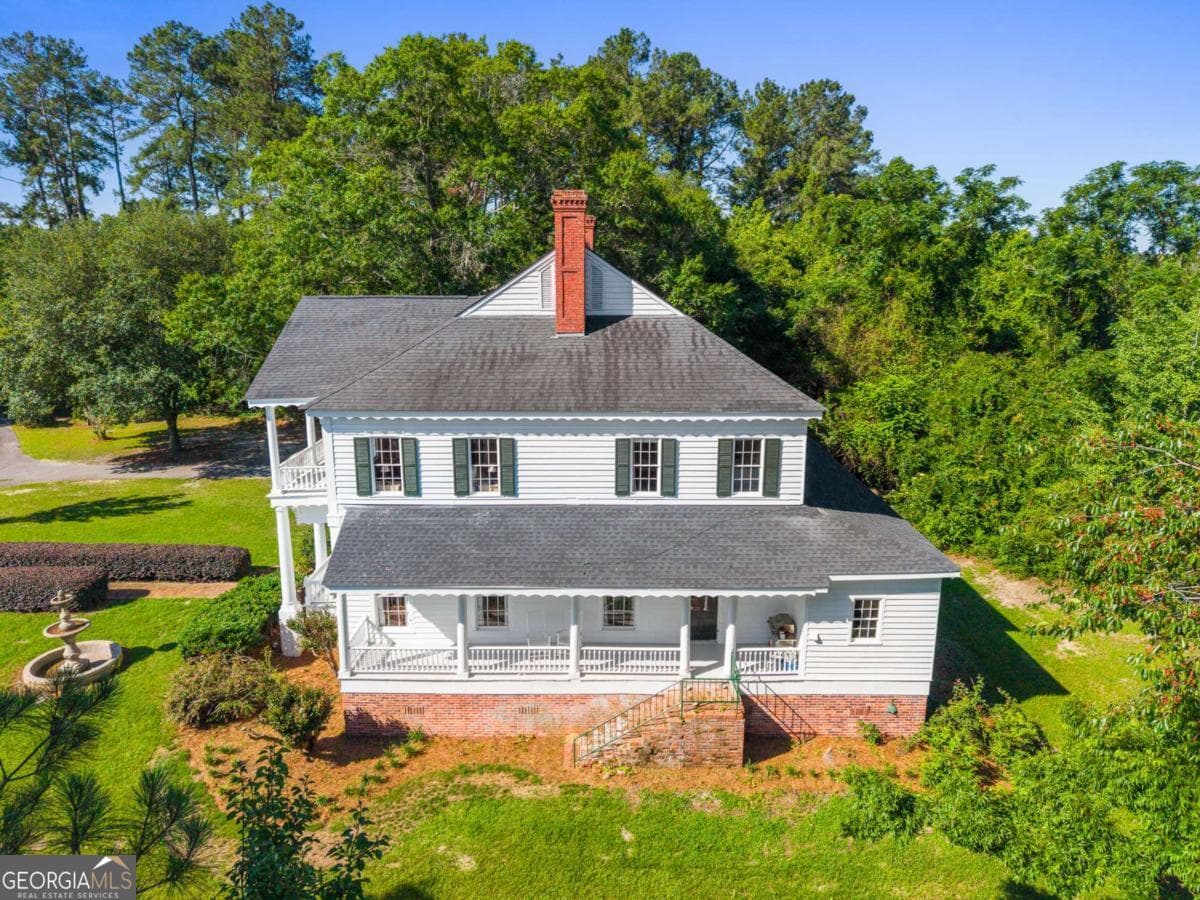 5 bedroom, 3 bathroom, 3,966 sq ft single family residence for sale at 8075 Lakeview Road, Statesboro, GA 30461 — photo 4