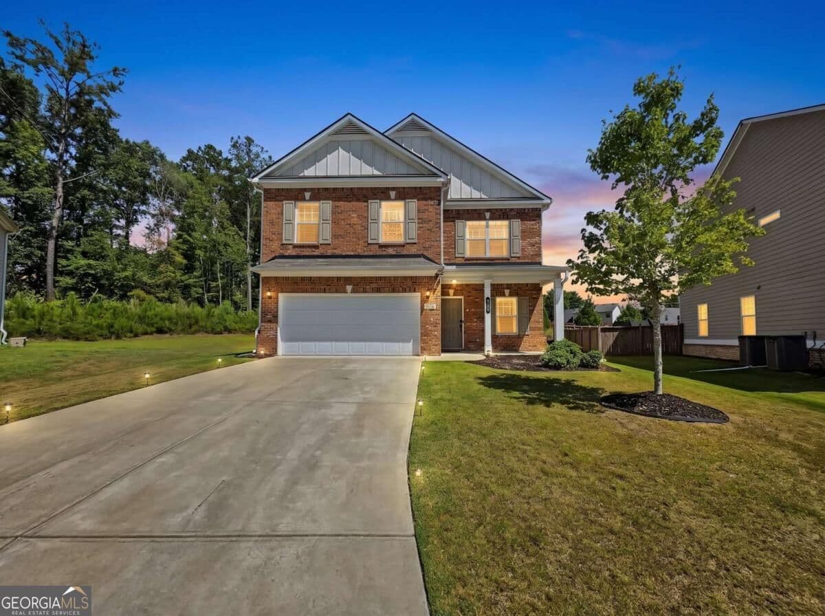 4 bedroom, 2.5 bathroom, 2,565 sq ft single family residence for sale at 918 Brittfield Way, Loganville, GA 30052 — photo 3