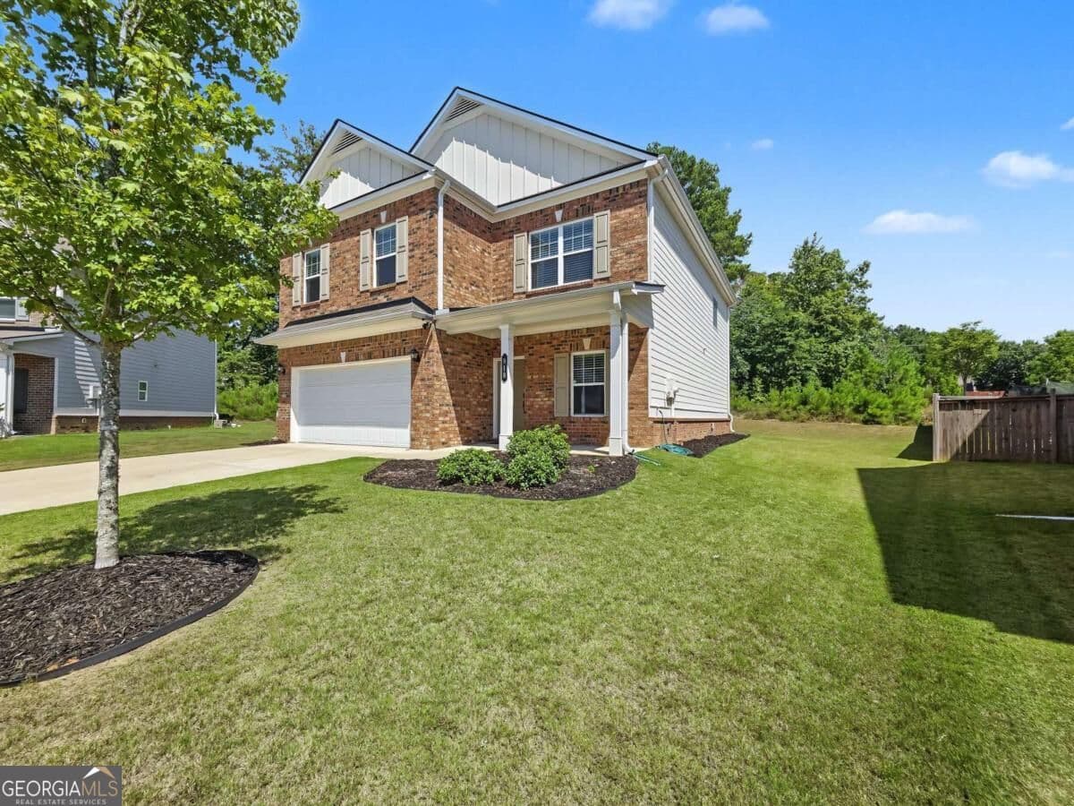 4 bedroom, 2.5 bathroom, 2,565 sq ft single family residence for sale at 918 Brittfield Way, Loganville, GA 30052 — photo 4