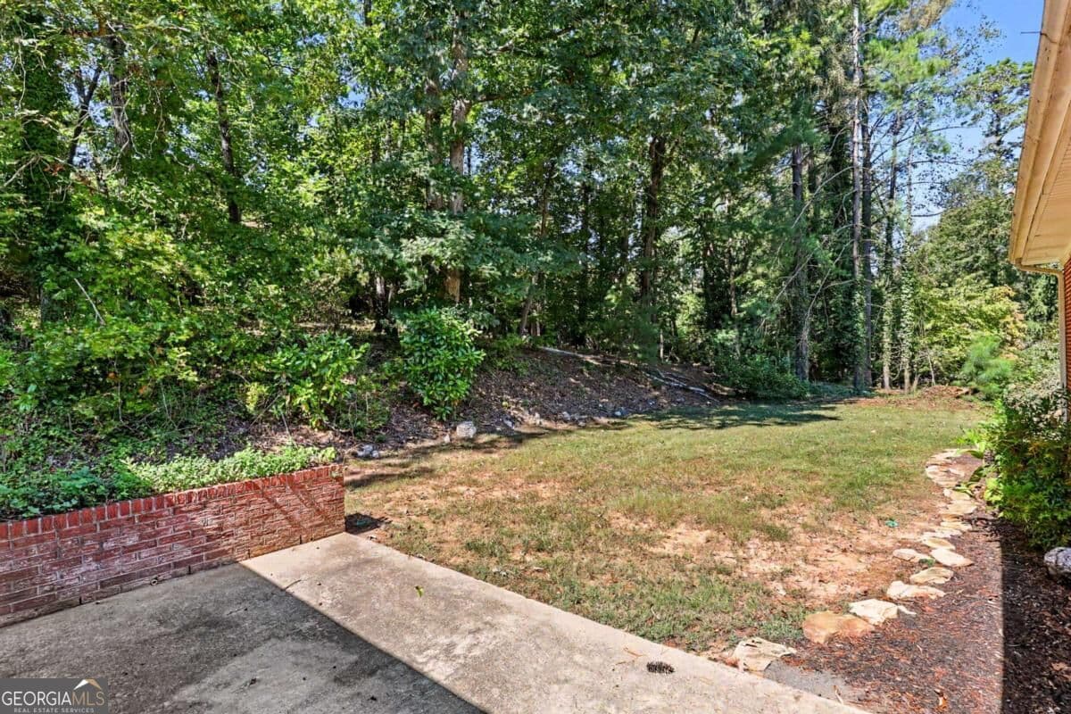 4 bedroom, 2 bathroom, 1,494 sq ft single family residence for sale at 1063 Lakeshore Drive, Gainesville, GA 30501 — photo 9