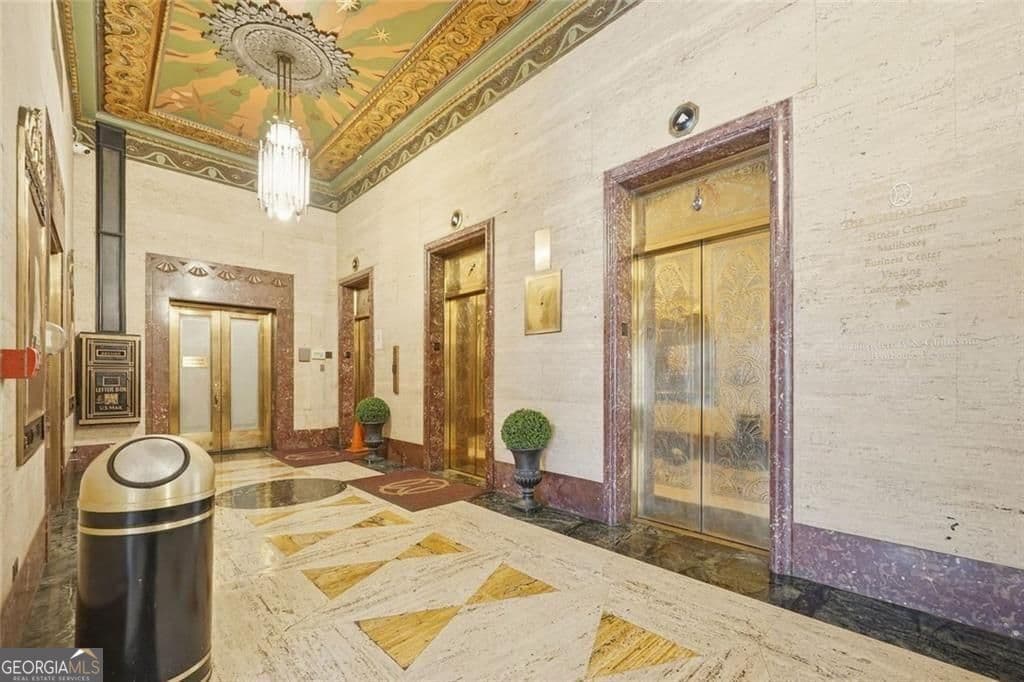 1 bedroom, 1 bathroom, 465 sq ft condominium for rent at 32 Peachtree Street 1102, Atlanta, GA 30303 for $1,600 a month — photo 2