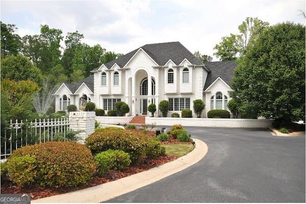 9 bedroom, 6 bathroom, 20,000 sq ft single family residence for sale at 170 Howard Oaks Drive, Macon, GA 31210