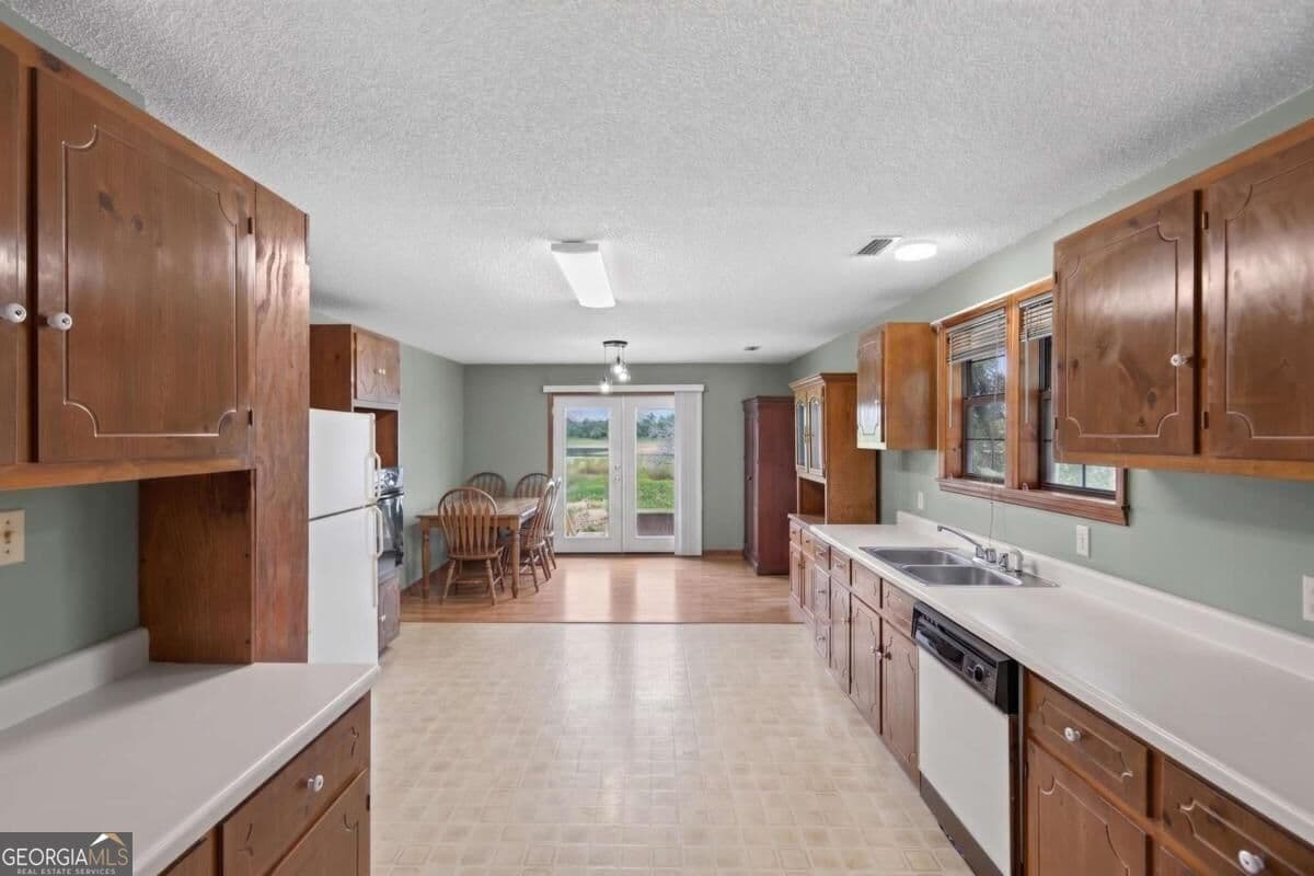 2 bedroom, 2 bathroom single family residence for sale at 5236 David Drive, Lake Park, GA 31636 — photo 7