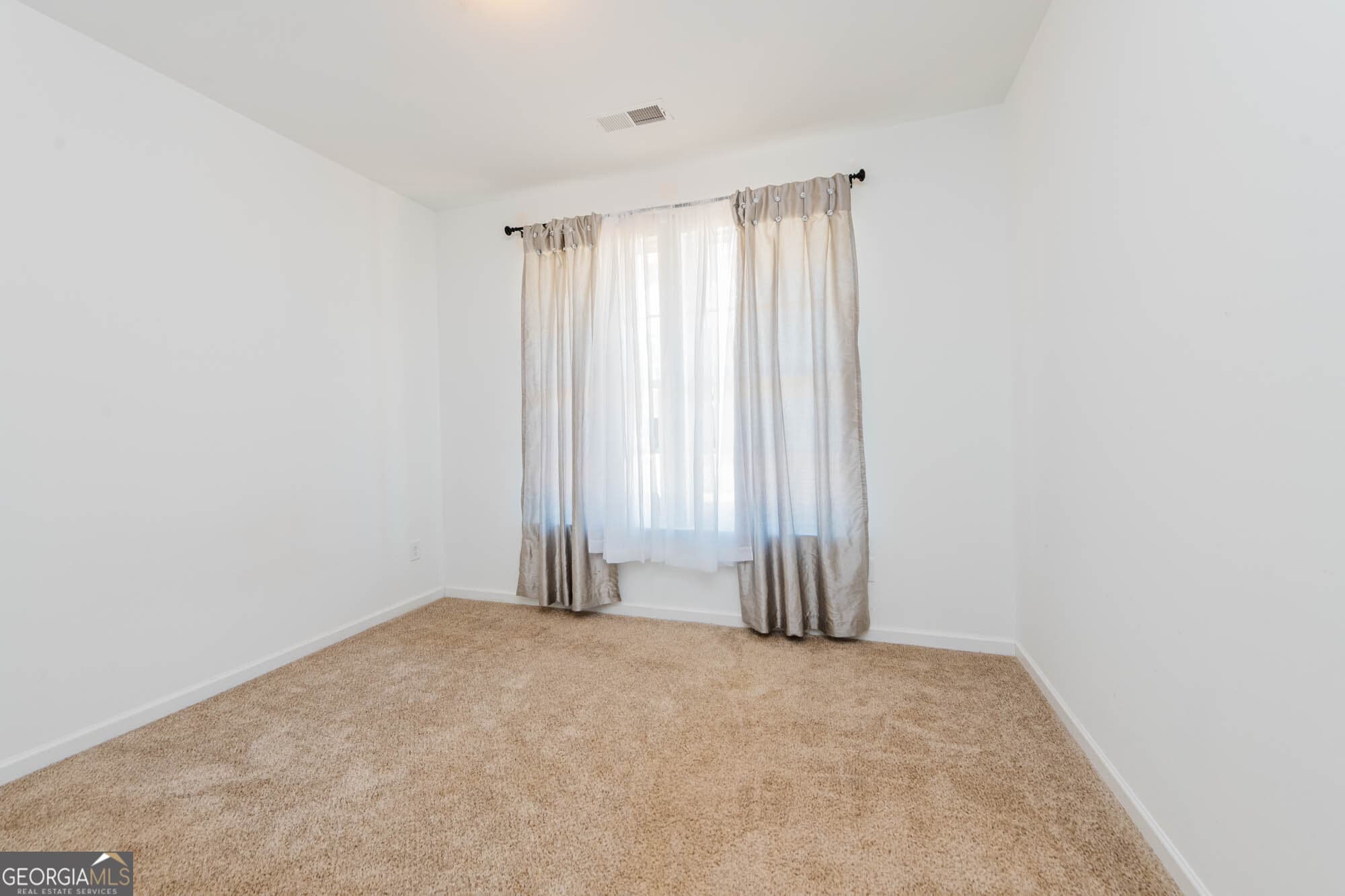 5 bedroom, 3 bathroom, 2,342 sq ft single family residence for sale at 137 Red Birch Lane, Warner Robins, GA 31093 — photo 8