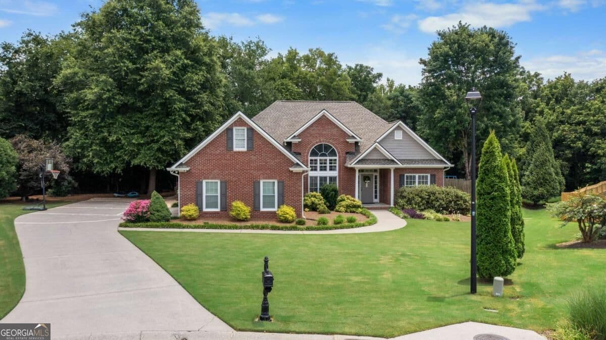 3 bedroom, 2 bathroom, 2,574 sq ft single family residence for sale at 28 Priory Club Drive, Cartersville, GA 30120 — photo 3