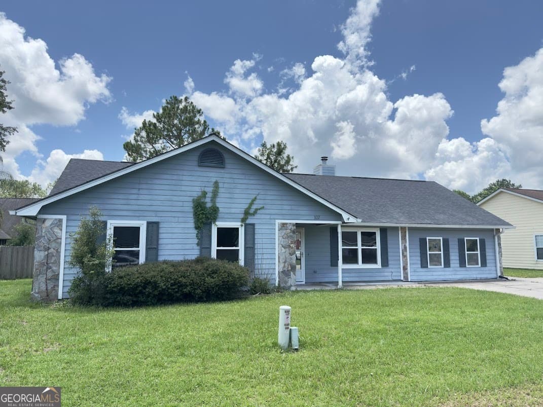 4 bedroom, 2 bathroom, 2,052 sq ft single family residence for rent at 107 Rising Mist Way, Kingsland, GA 31548 for $1,950 a month — photo 1 of 1