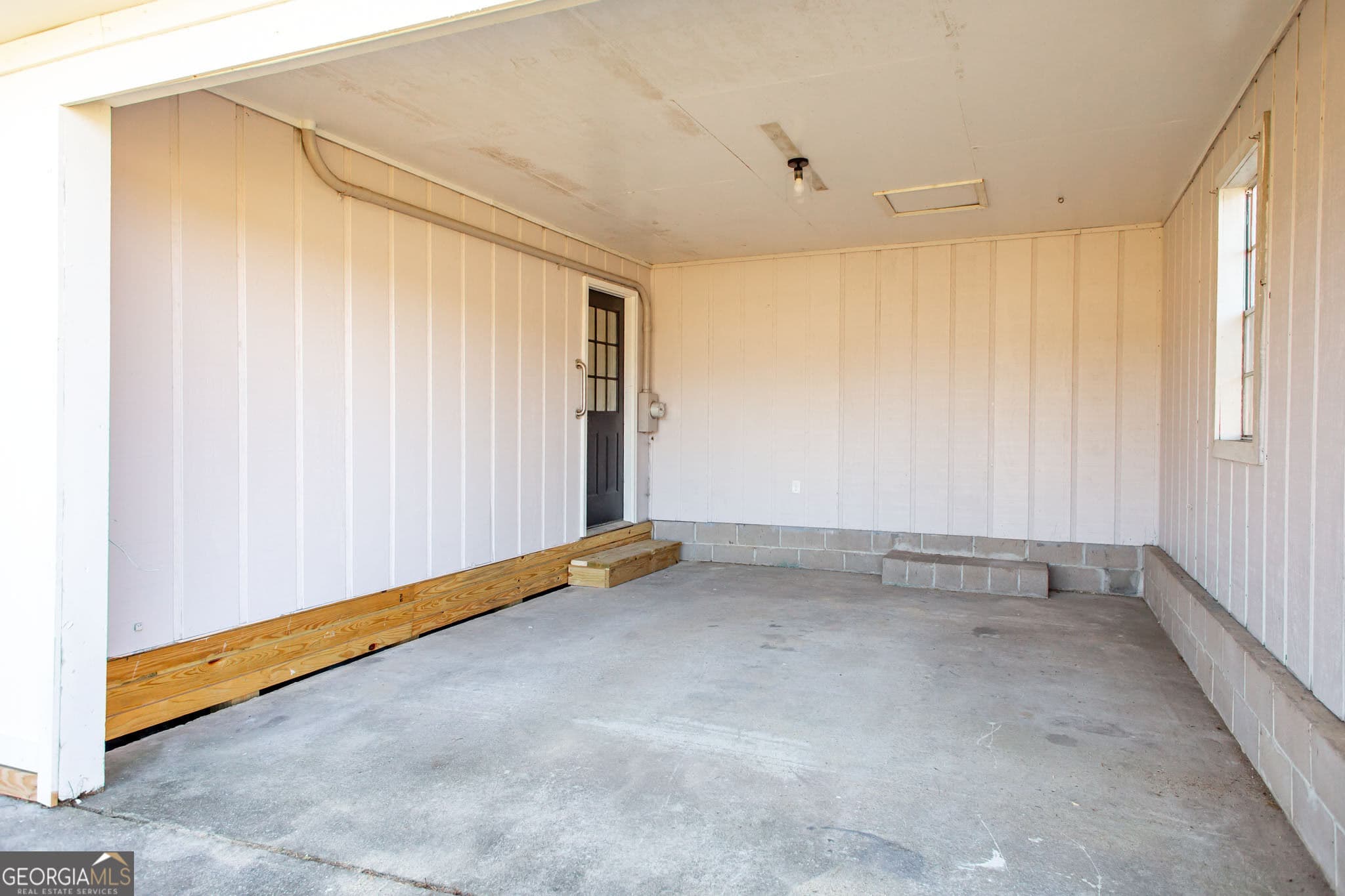 3 bedroom, 2 bathroom, 1,250 sq ft single family residence for sale at 4417 Railroad Avenue, Waycross, GA 31503 — photo 4