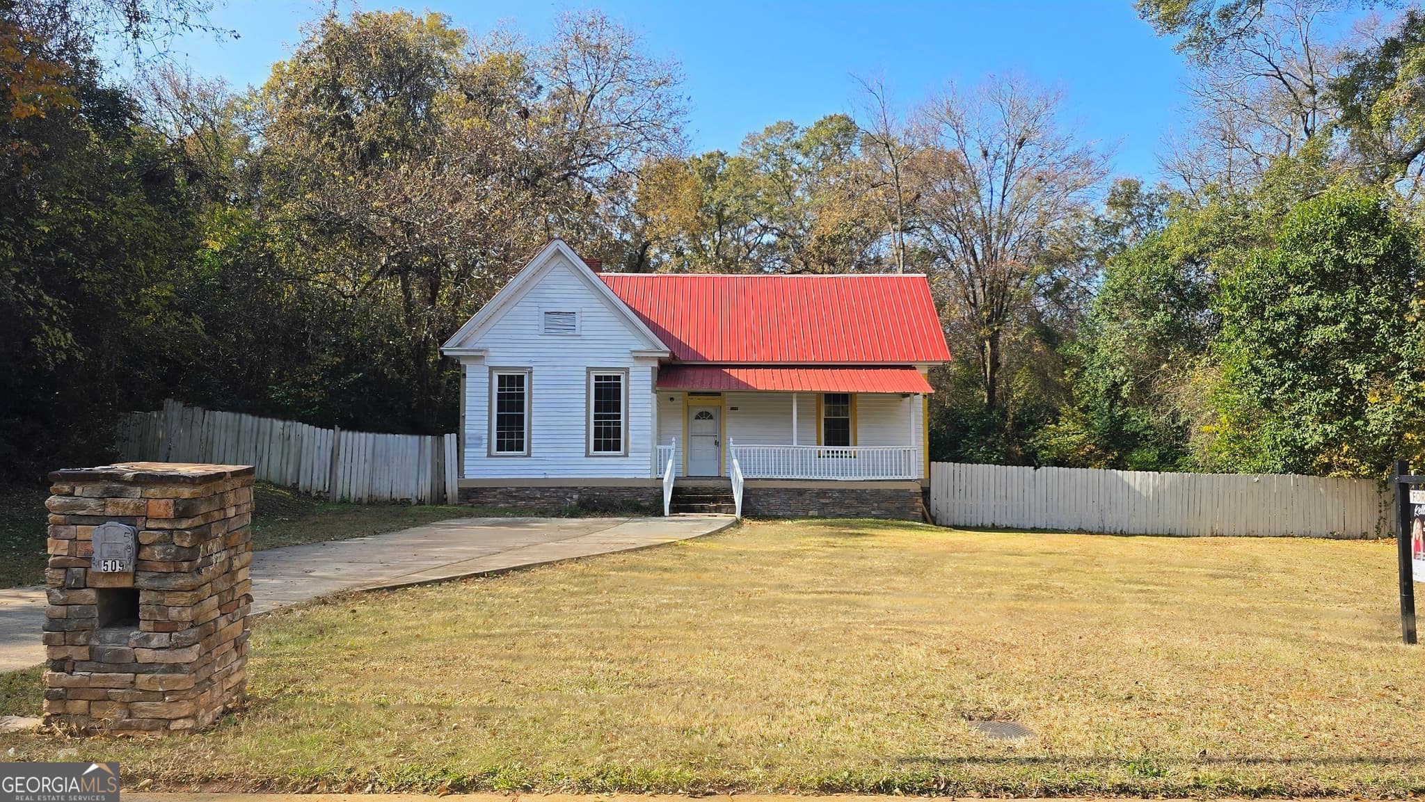 2 bedroom, 1 bathroom, 1,232 sq ft single family residence for sale at 509 Anderson Avenue, Fort Valley, GA 31030